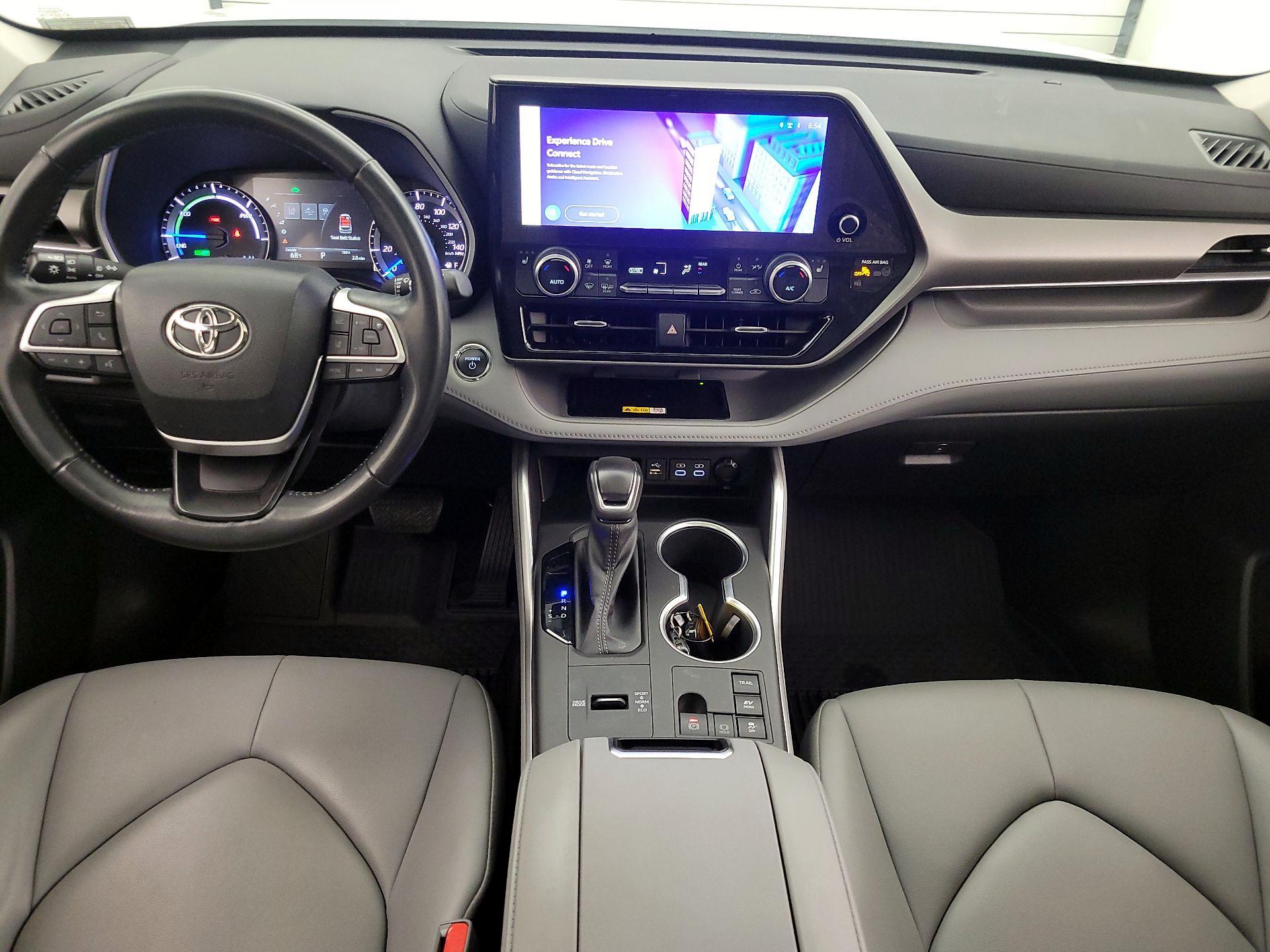 Thumbnail: 2023 Toyota Highlander - 9