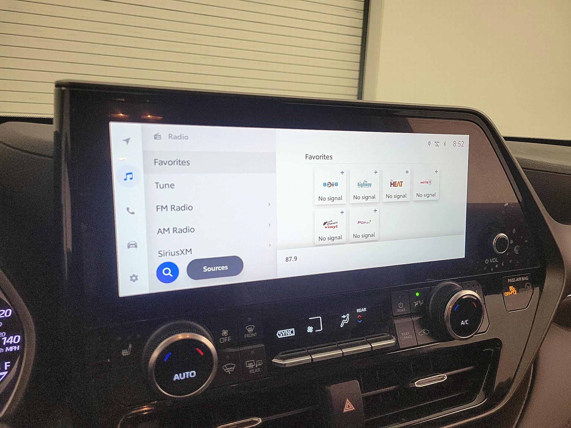 Thumbnail: 2023 Toyota Highlander - 15