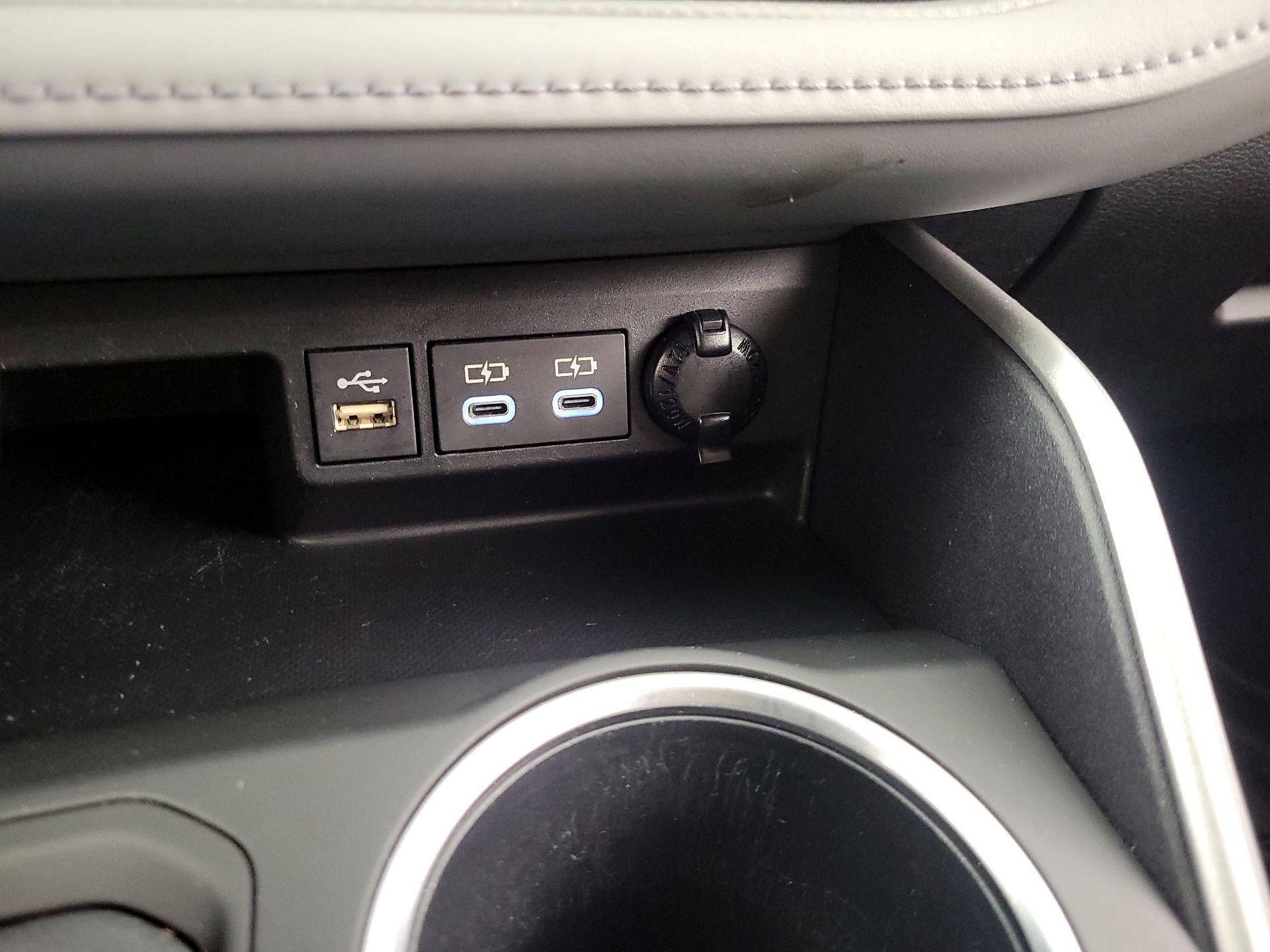 Thumbnail: 2023 Toyota Highlander - 18