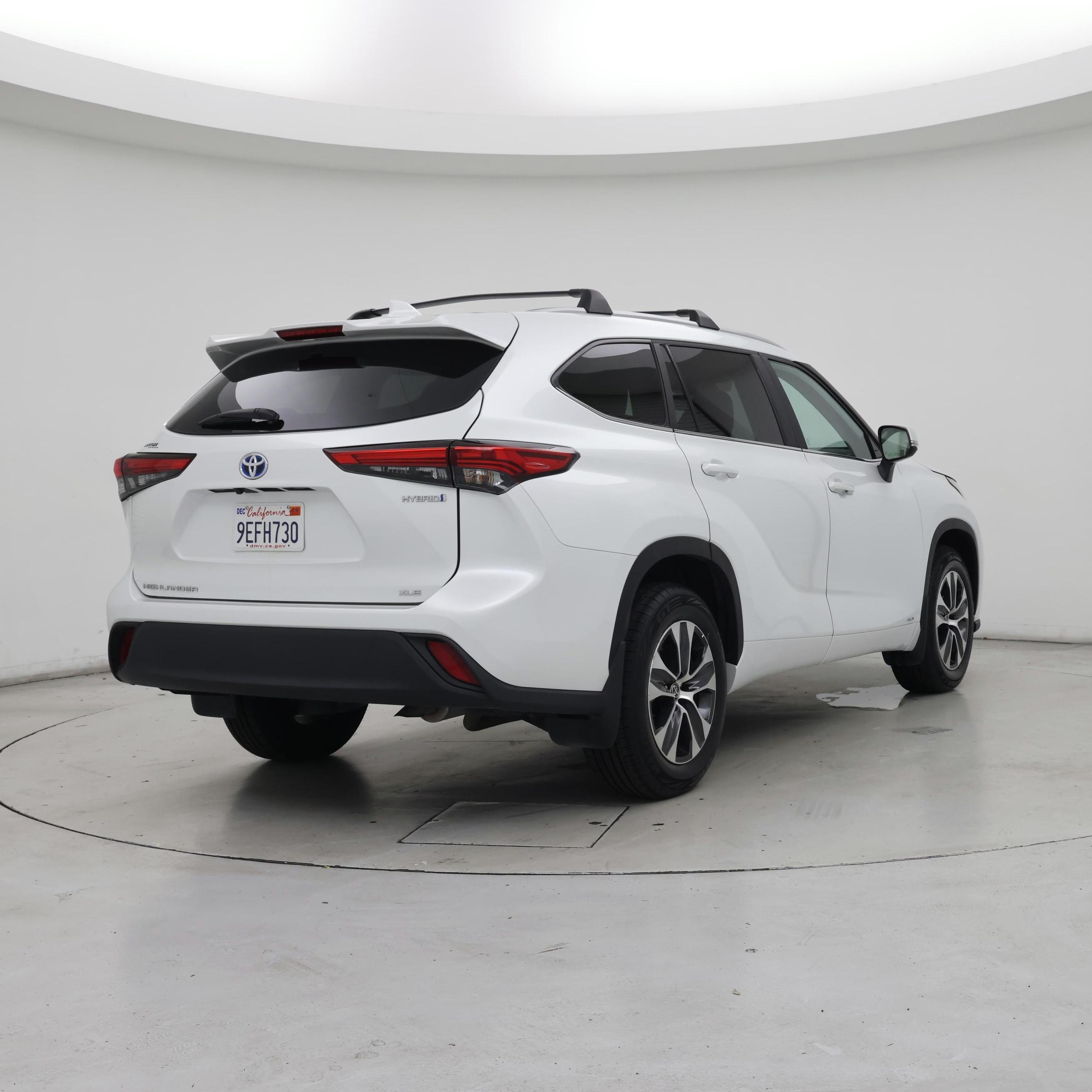 Thumbnail: 2023 Toyota Highlander - 8