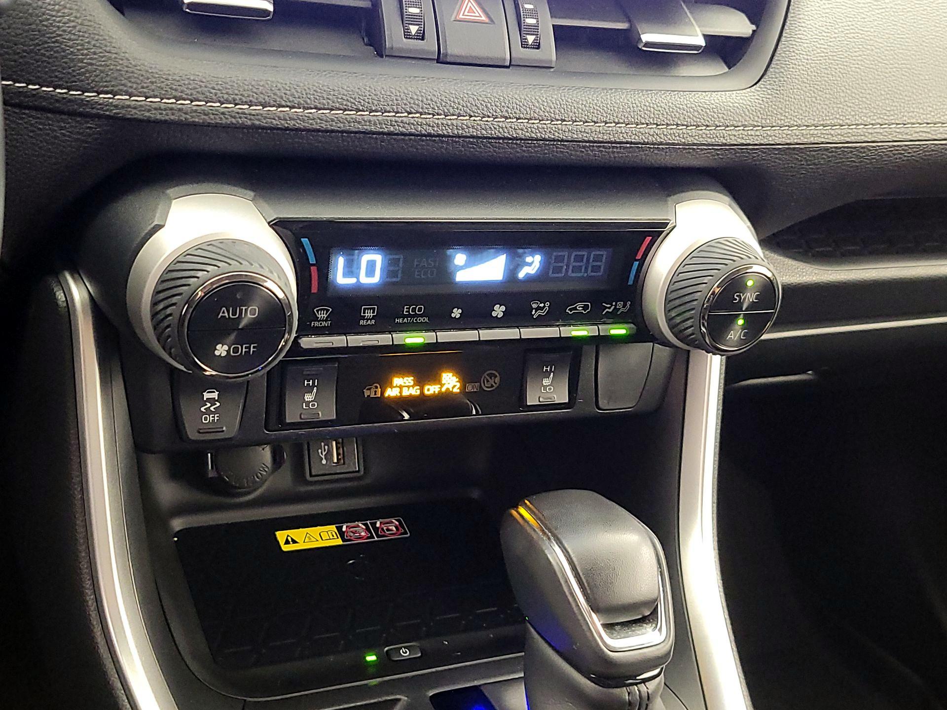 Thumbnail: 2024 Toyota RAV4 - 16