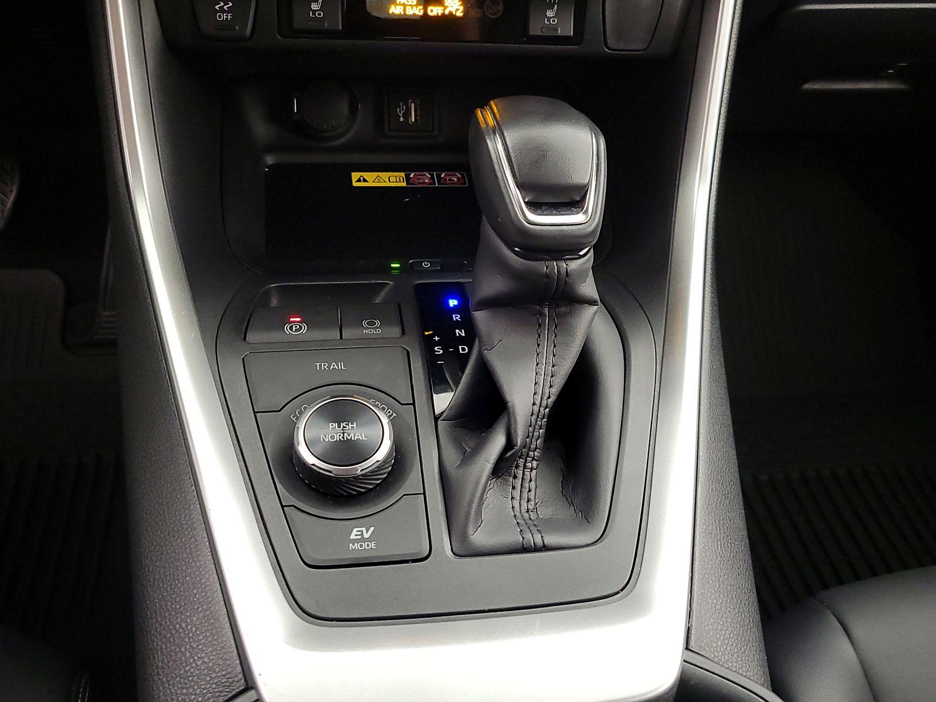 Thumbnail: 2024 Toyota RAV4 - 17