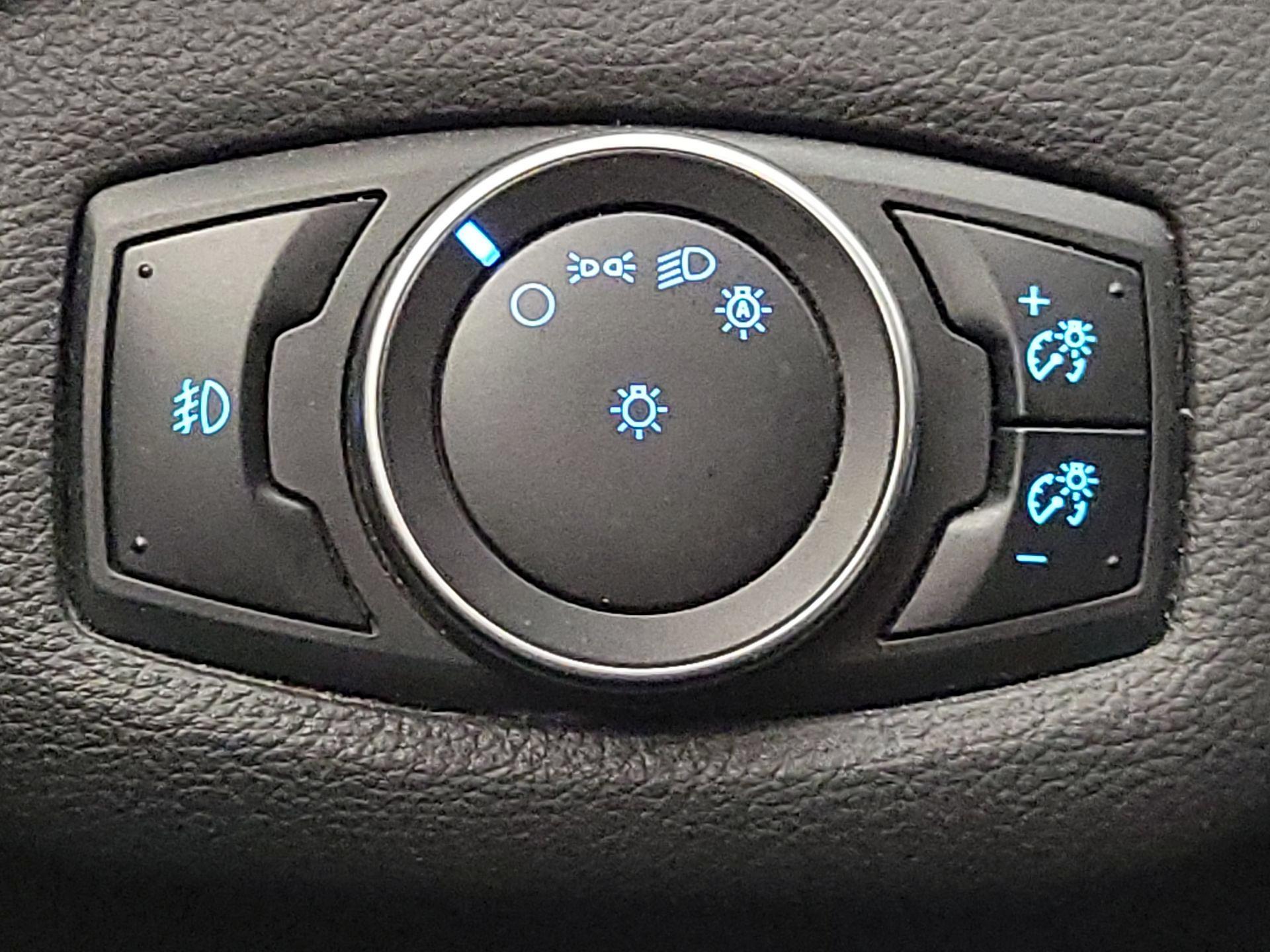 Thumbnail: 2016 Ford C-Max - 13
