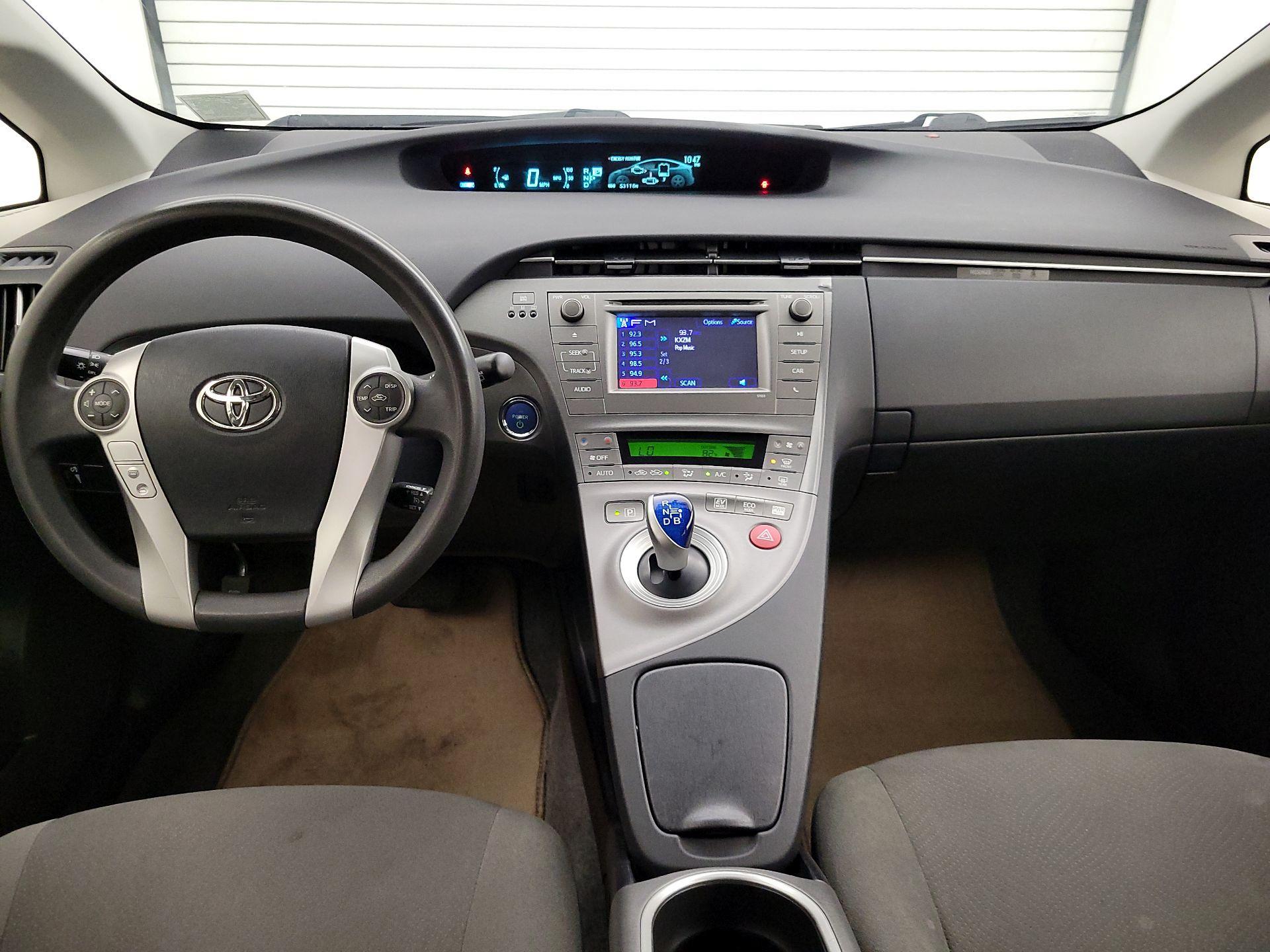 Thumbnail: 2015 Toyota Prius - 9