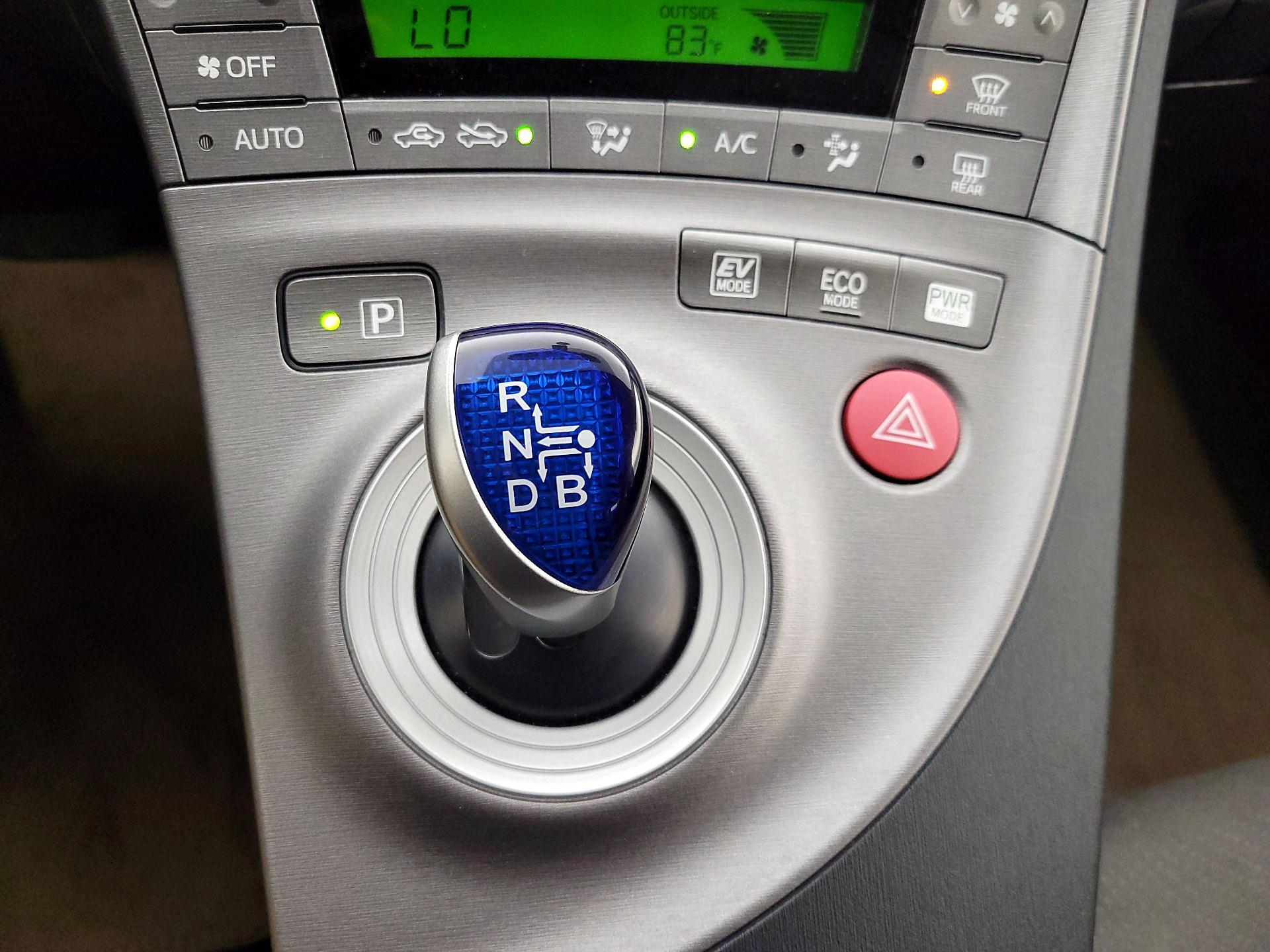 Thumbnail: 2015 Toyota Prius - 17