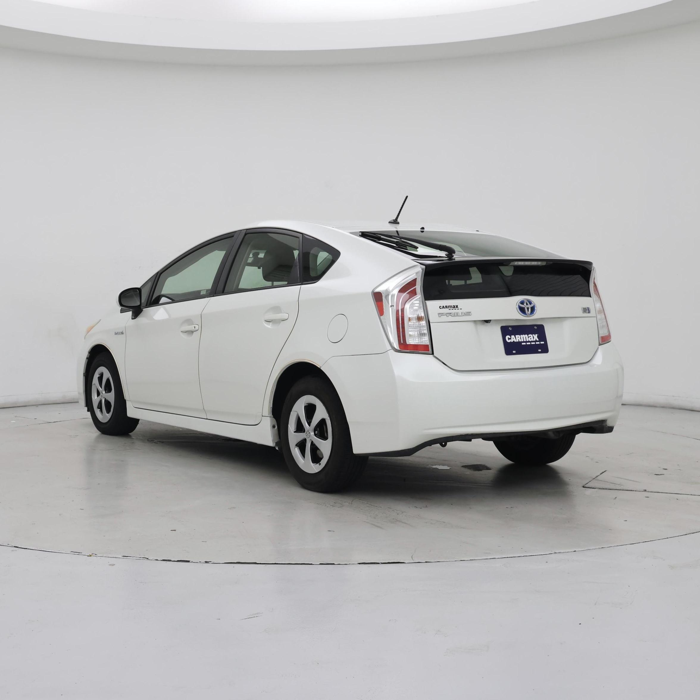 Thumbnail: 2015 Toyota Prius - 2