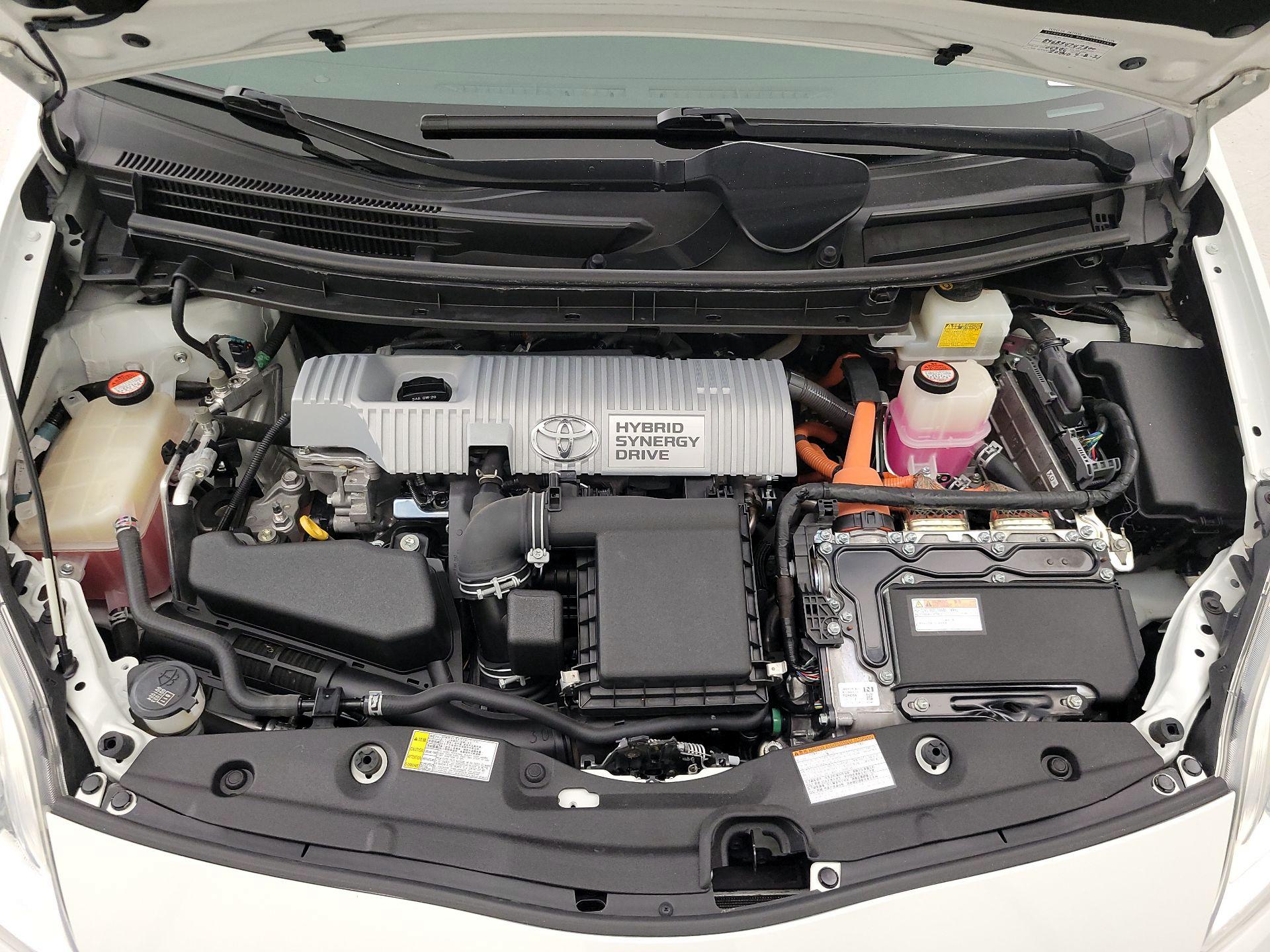 Thumbnail: 2015 Toyota Prius - 20