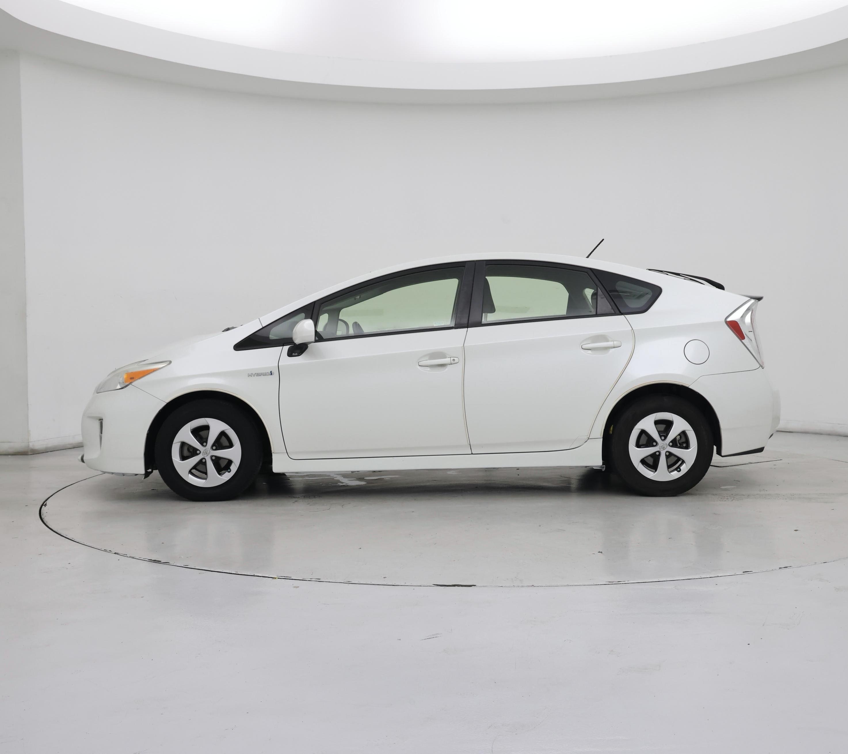 Thumbnail: 2015 Toyota Prius - 3