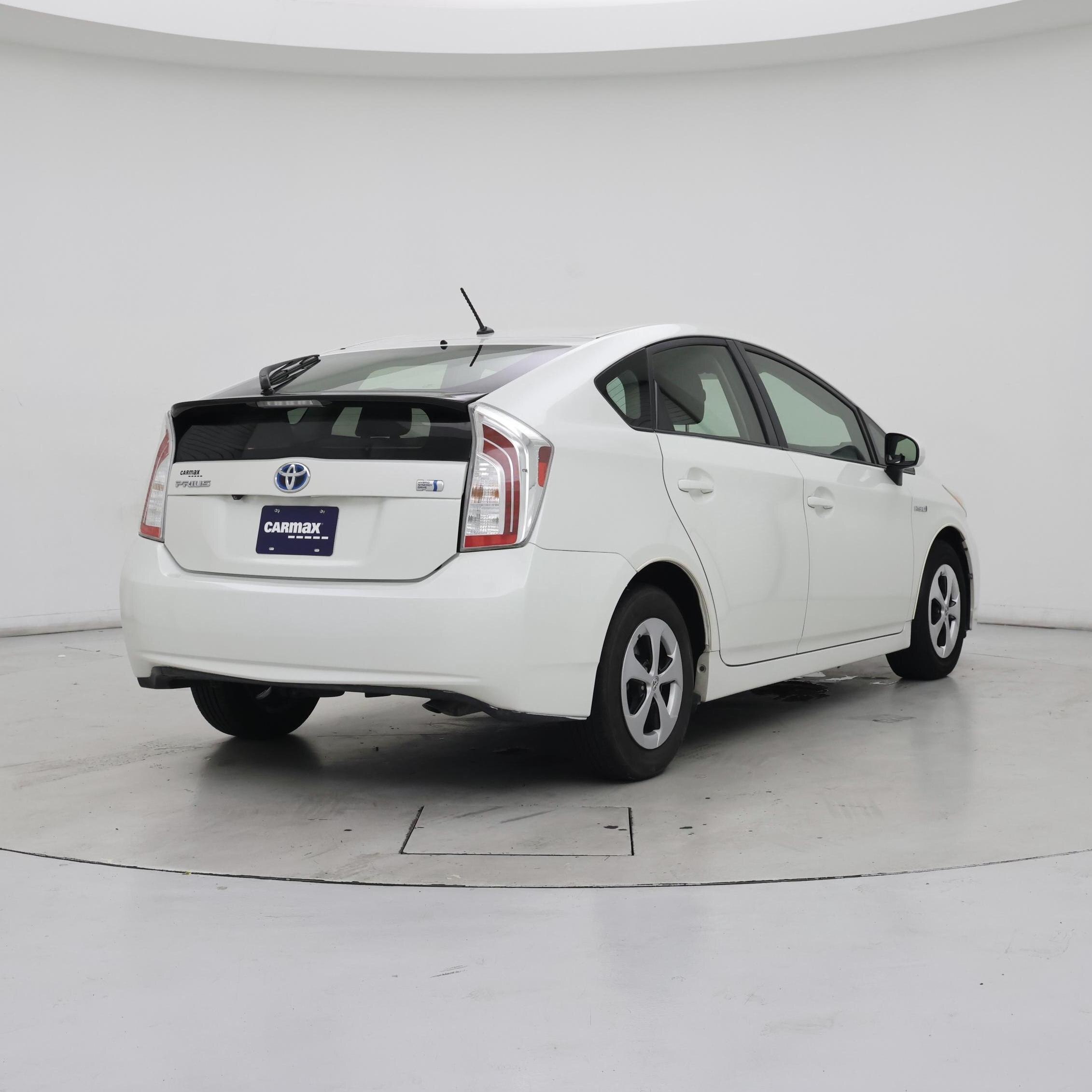 Thumbnail: 2015 Toyota Prius - 8