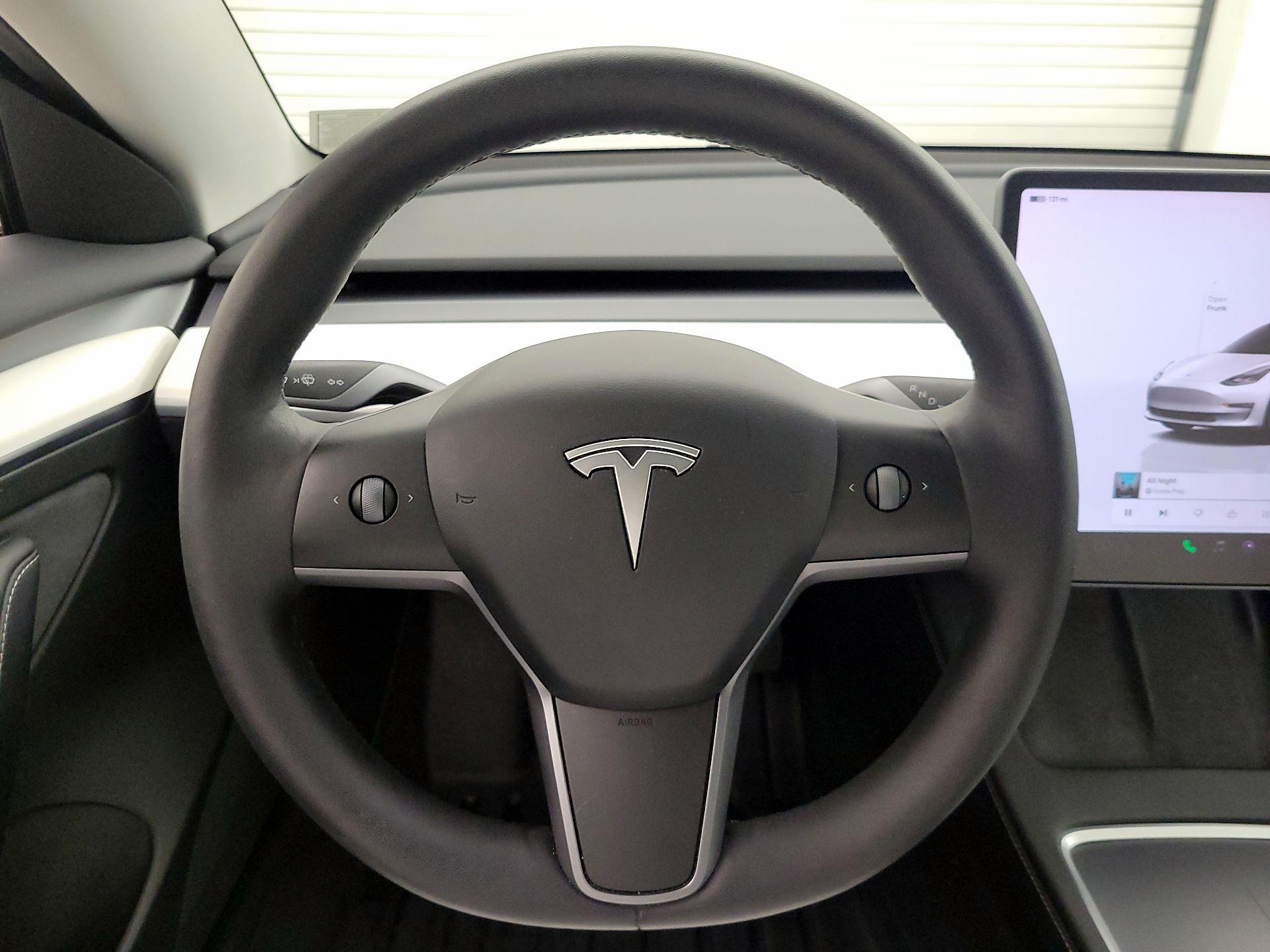 Thumbnail: 2023 Tesla Model 3 - 10