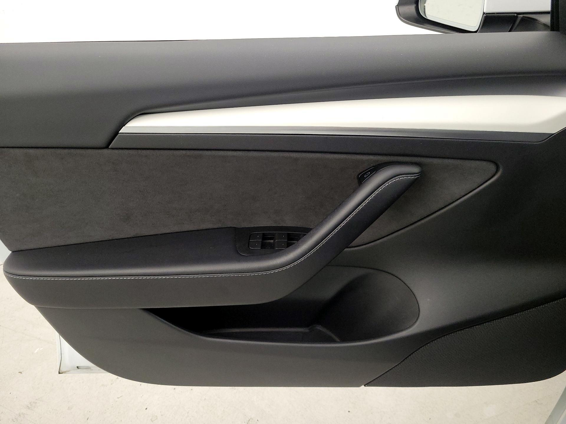 Thumbnail: 2023 Tesla Model 3 - 12