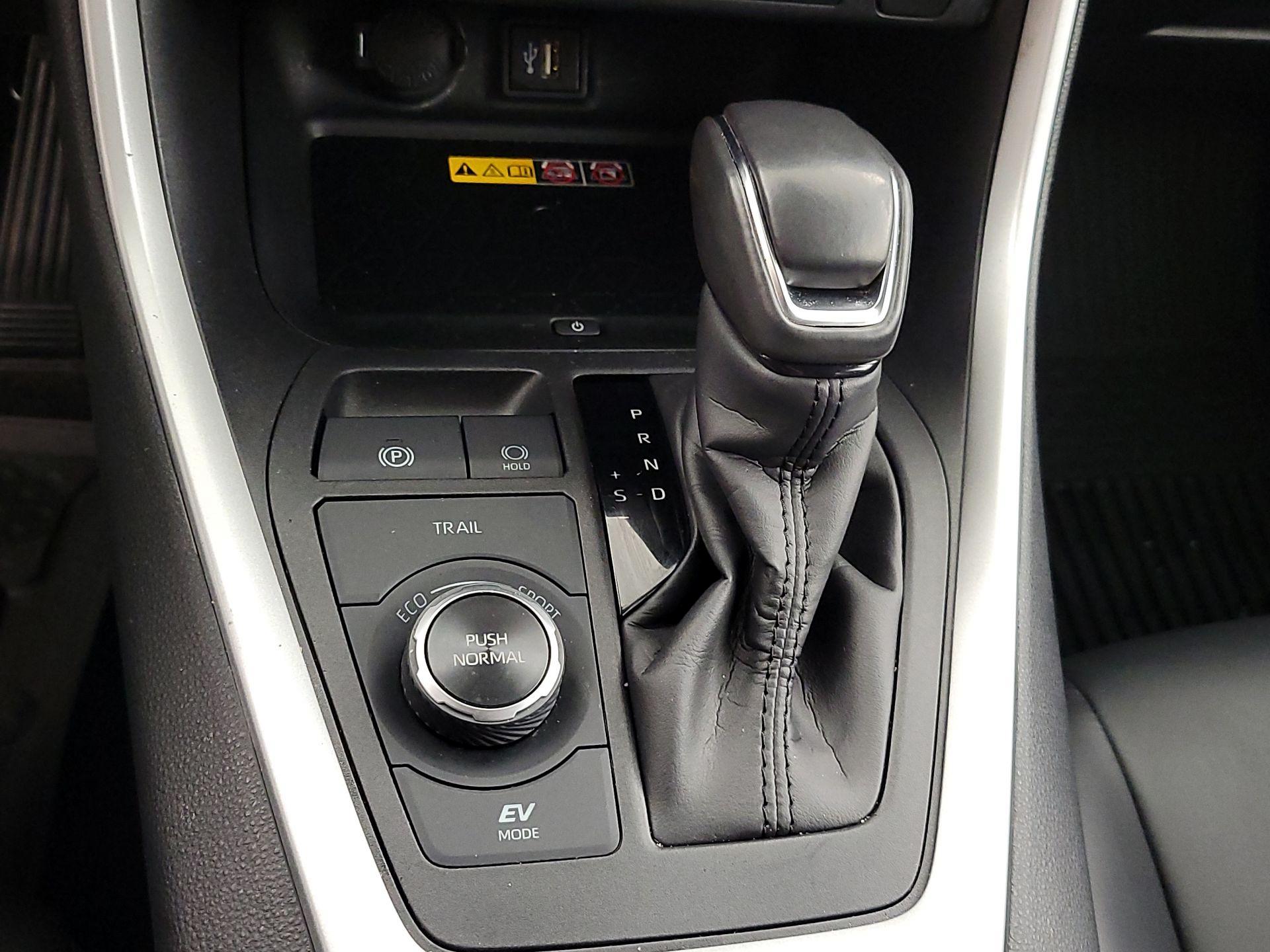 Thumbnail: 2024 Toyota RAV4 - 17