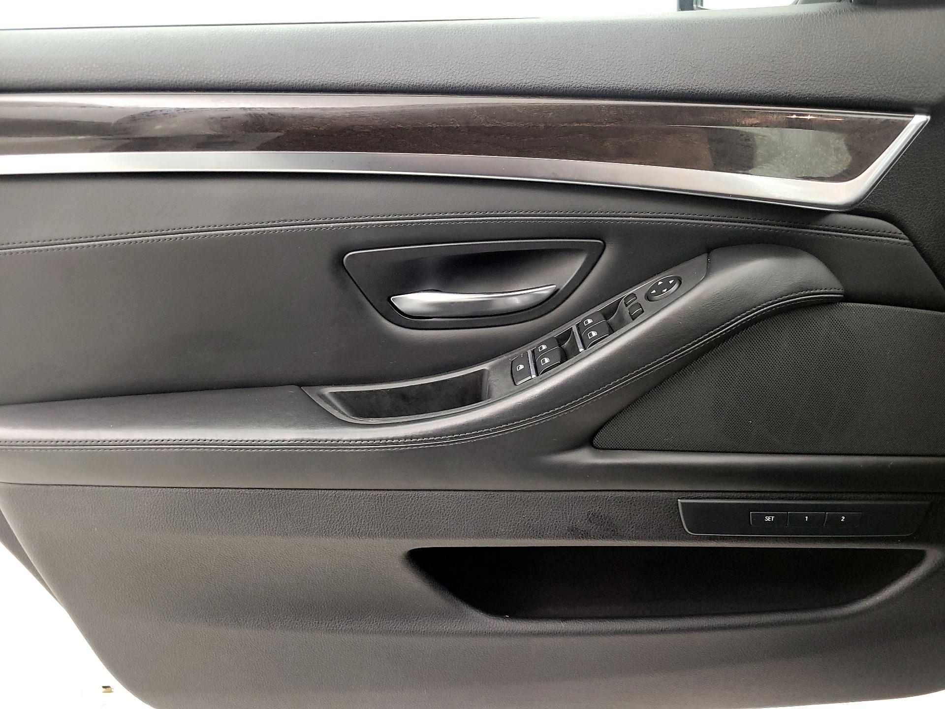 Thumbnail: 2016 BMW 5 Series - 12