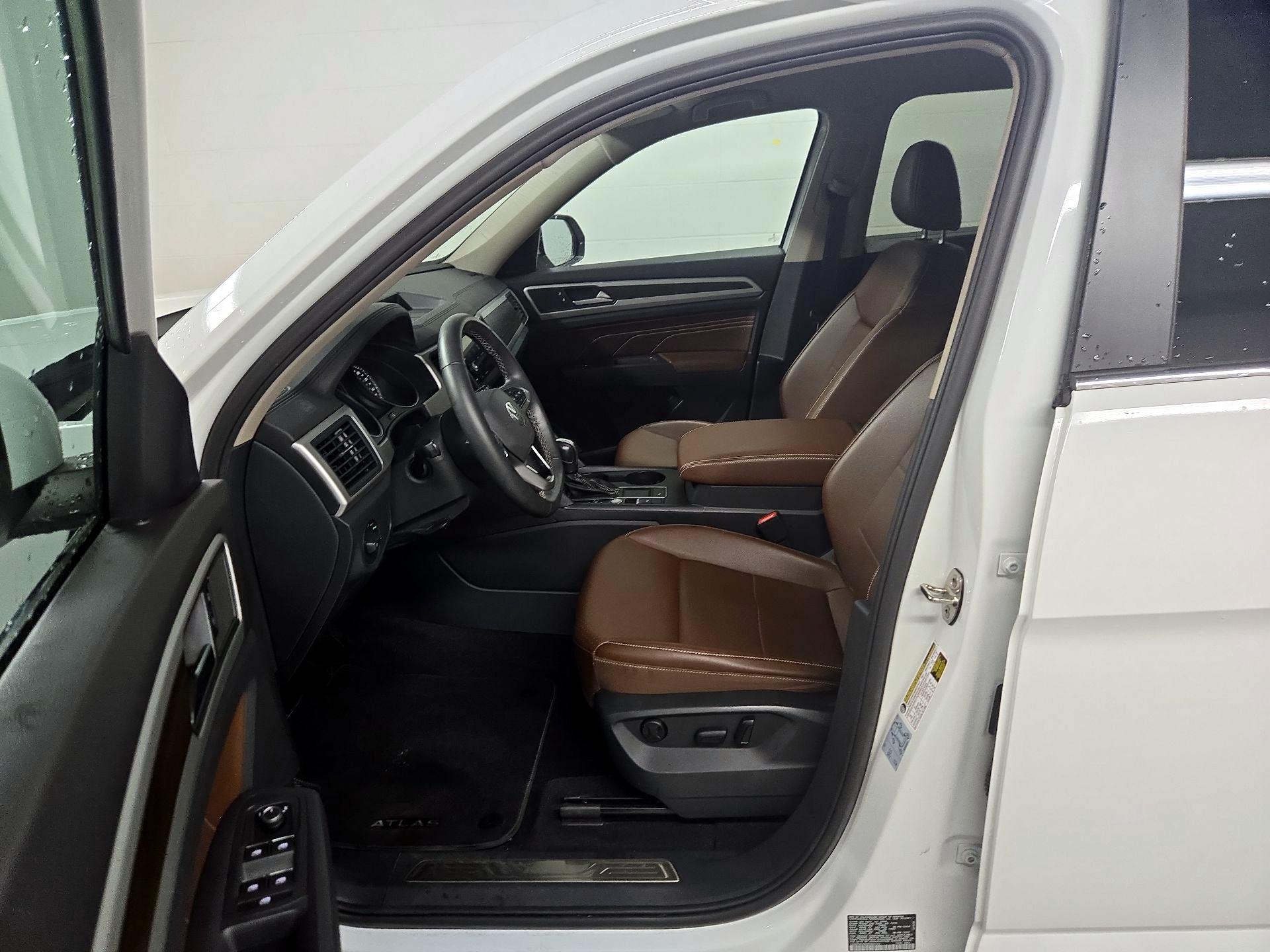 Thumbnail: 2021 Volkswagen Atlas - 11