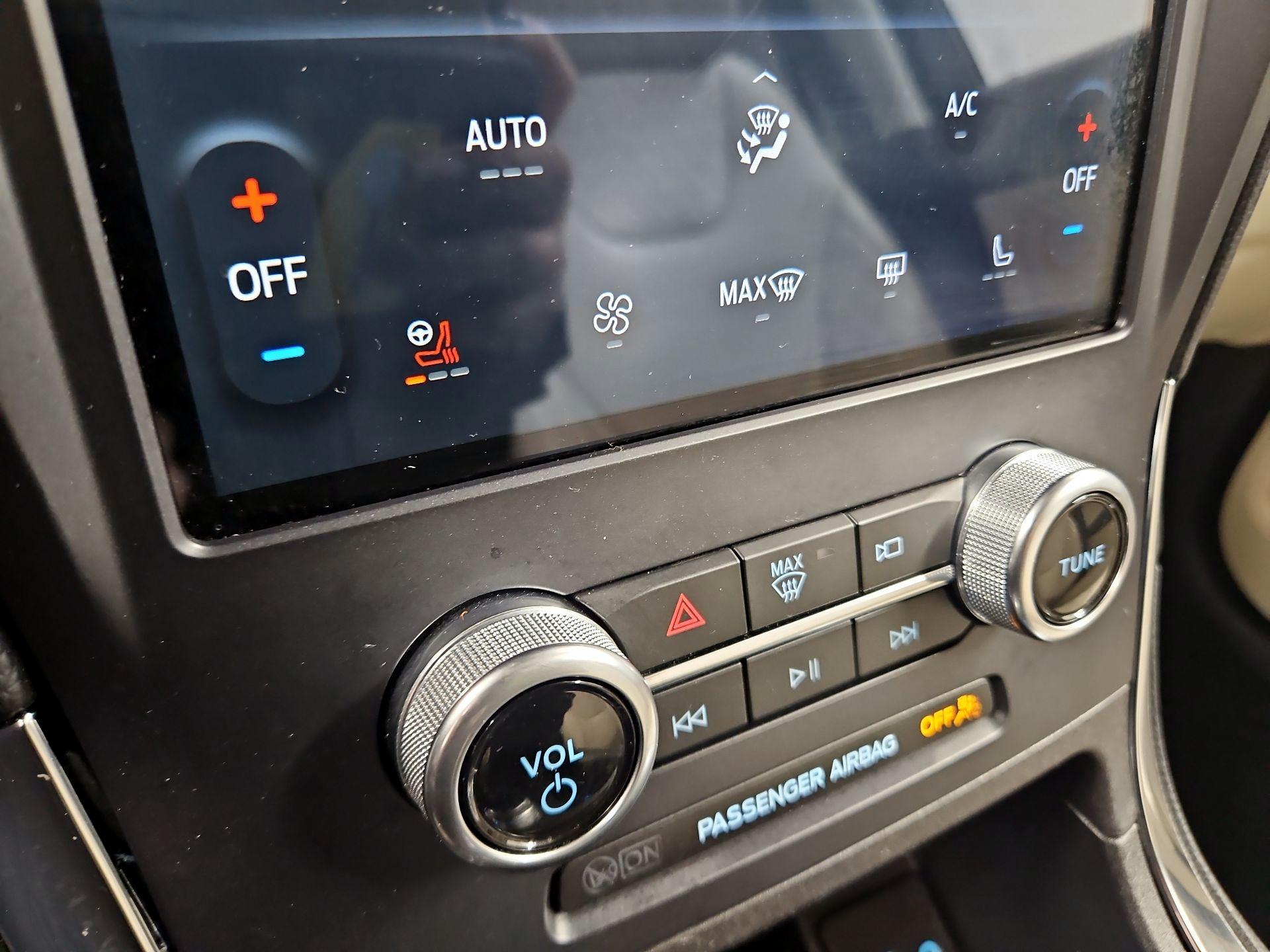 Thumbnail: 2023 Ford Edge - 16