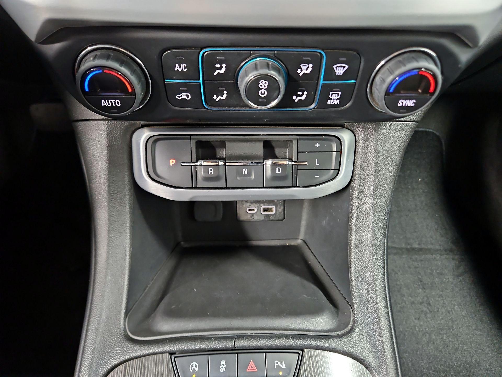 Thumbnail: 2023 GMC Acadia - 17