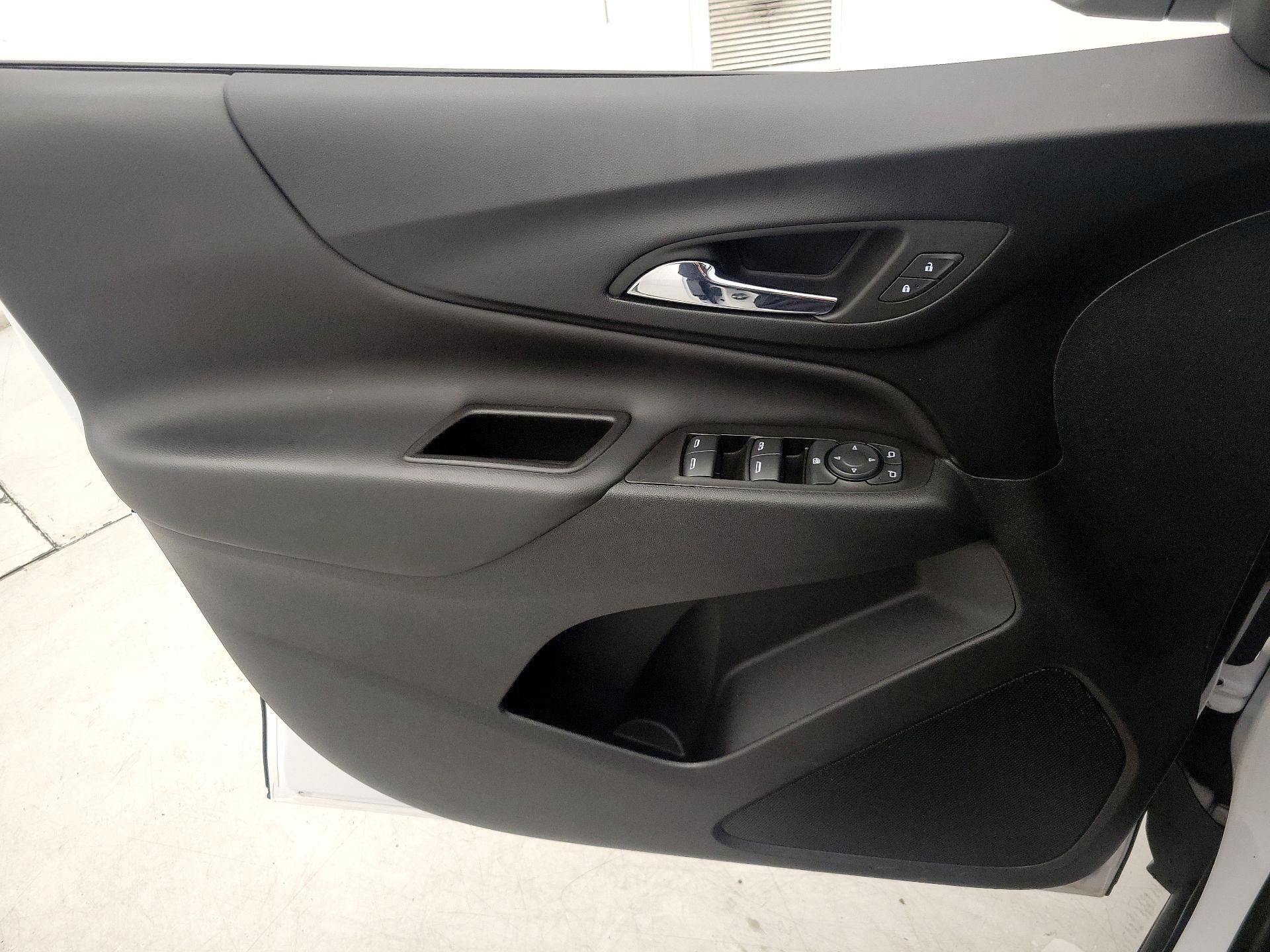 Thumbnail: 2022 Chevrolet Equinox - 12