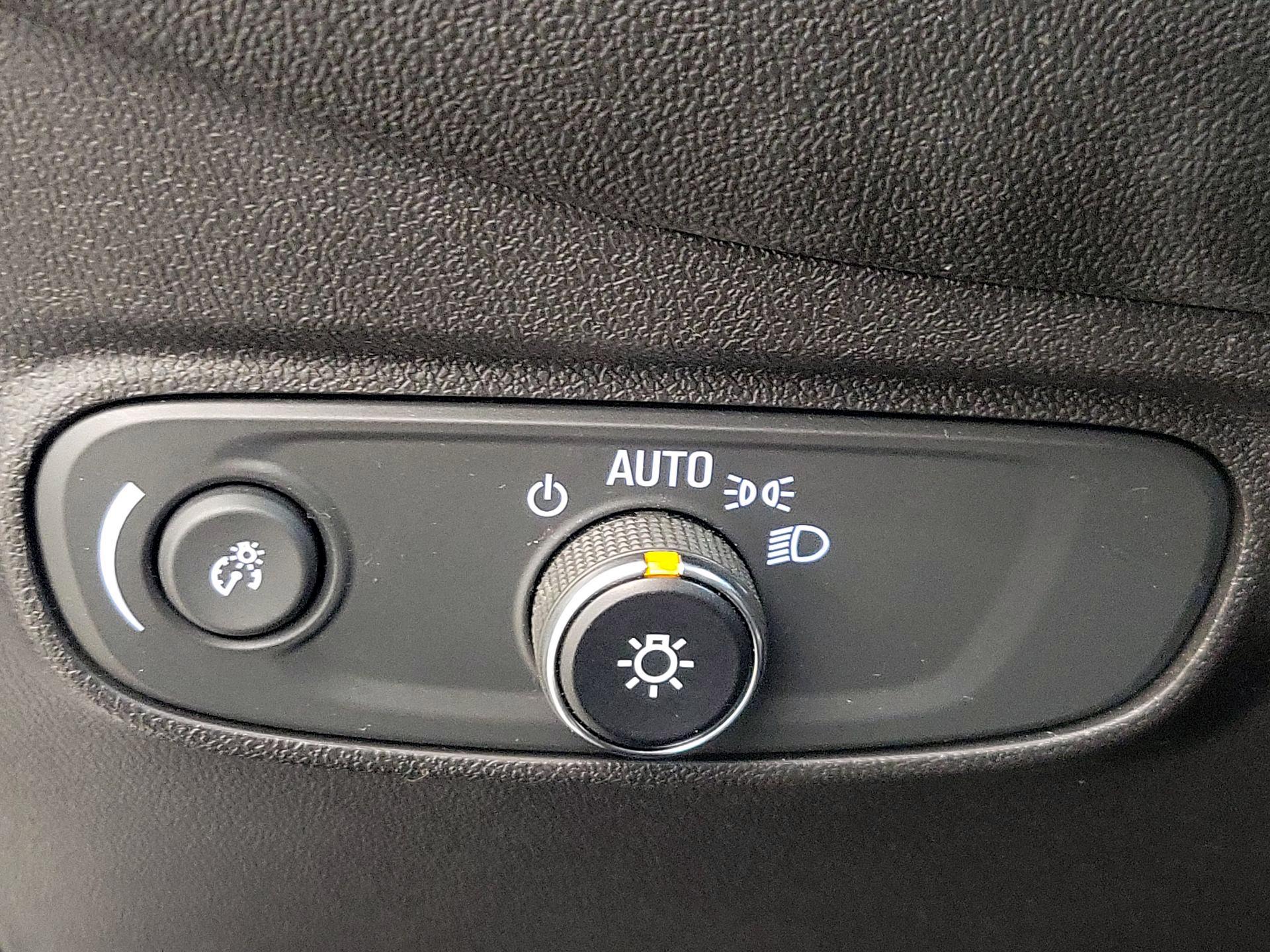 Thumbnail: 2022 Chevrolet Equinox - 13