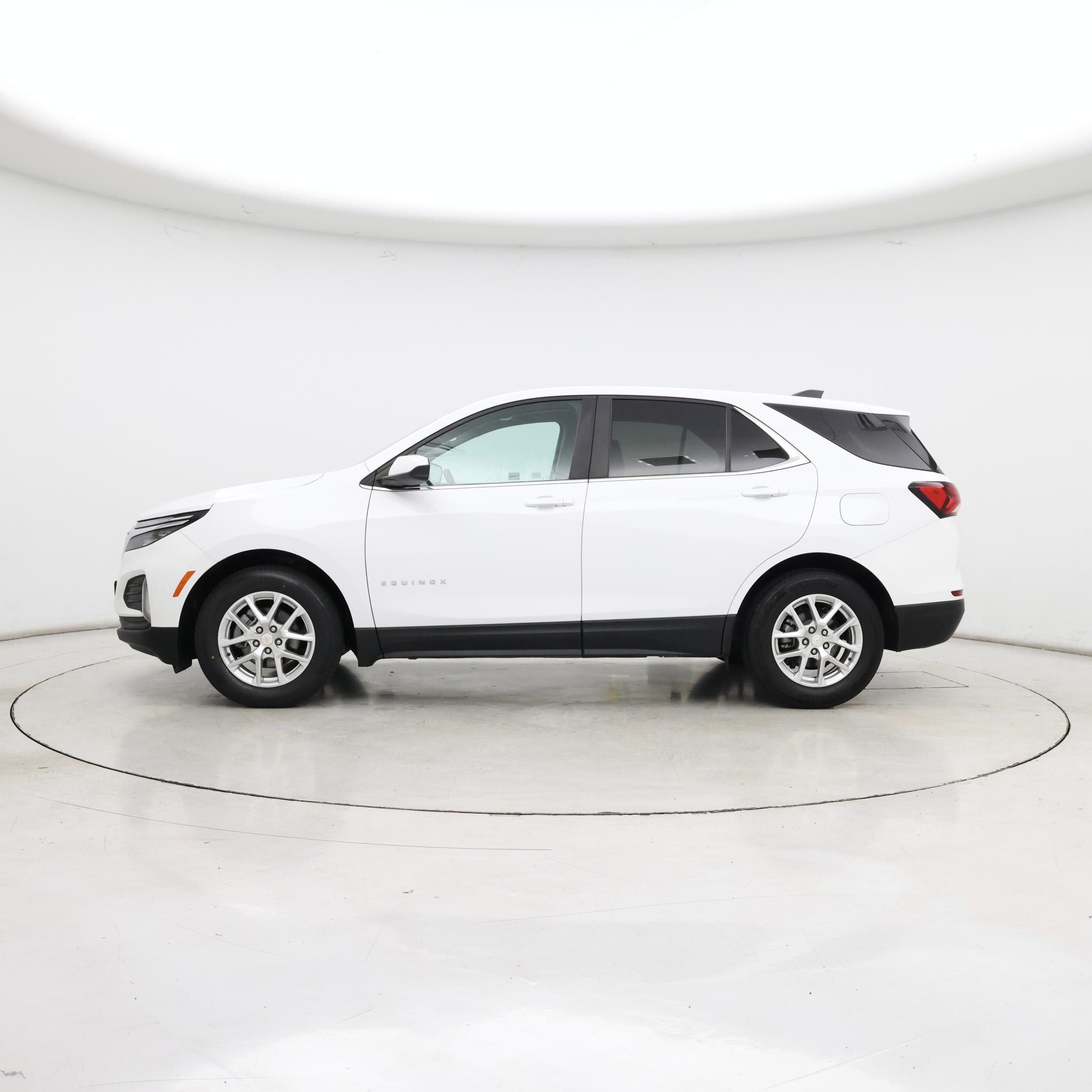 Thumbnail: 2022 Chevrolet Equinox - 3