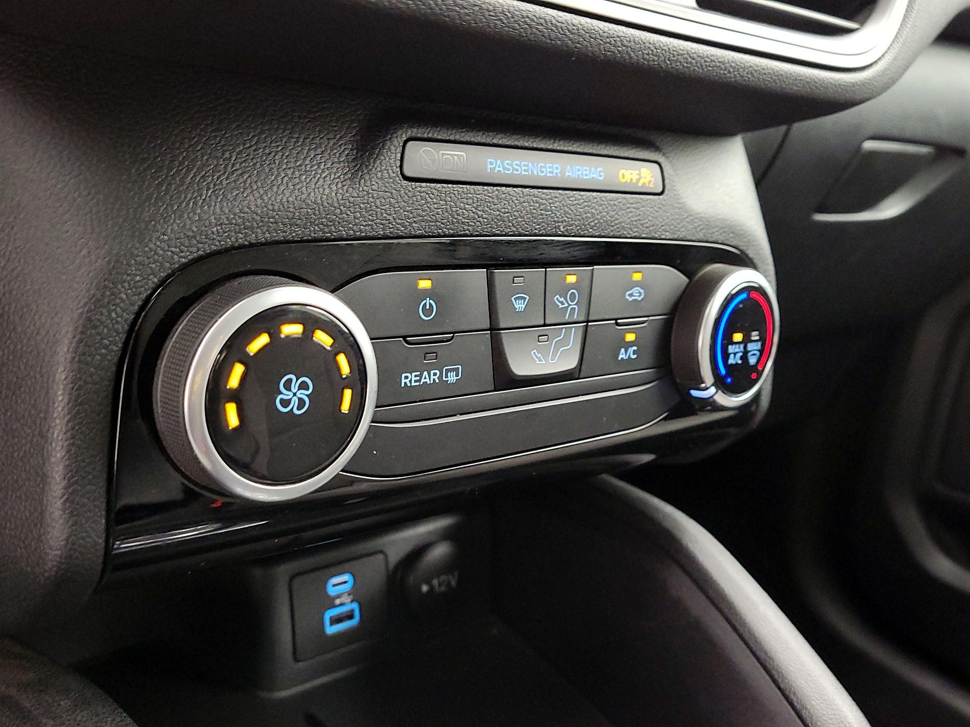 Thumbnail: 2022 Ford Escape - 16