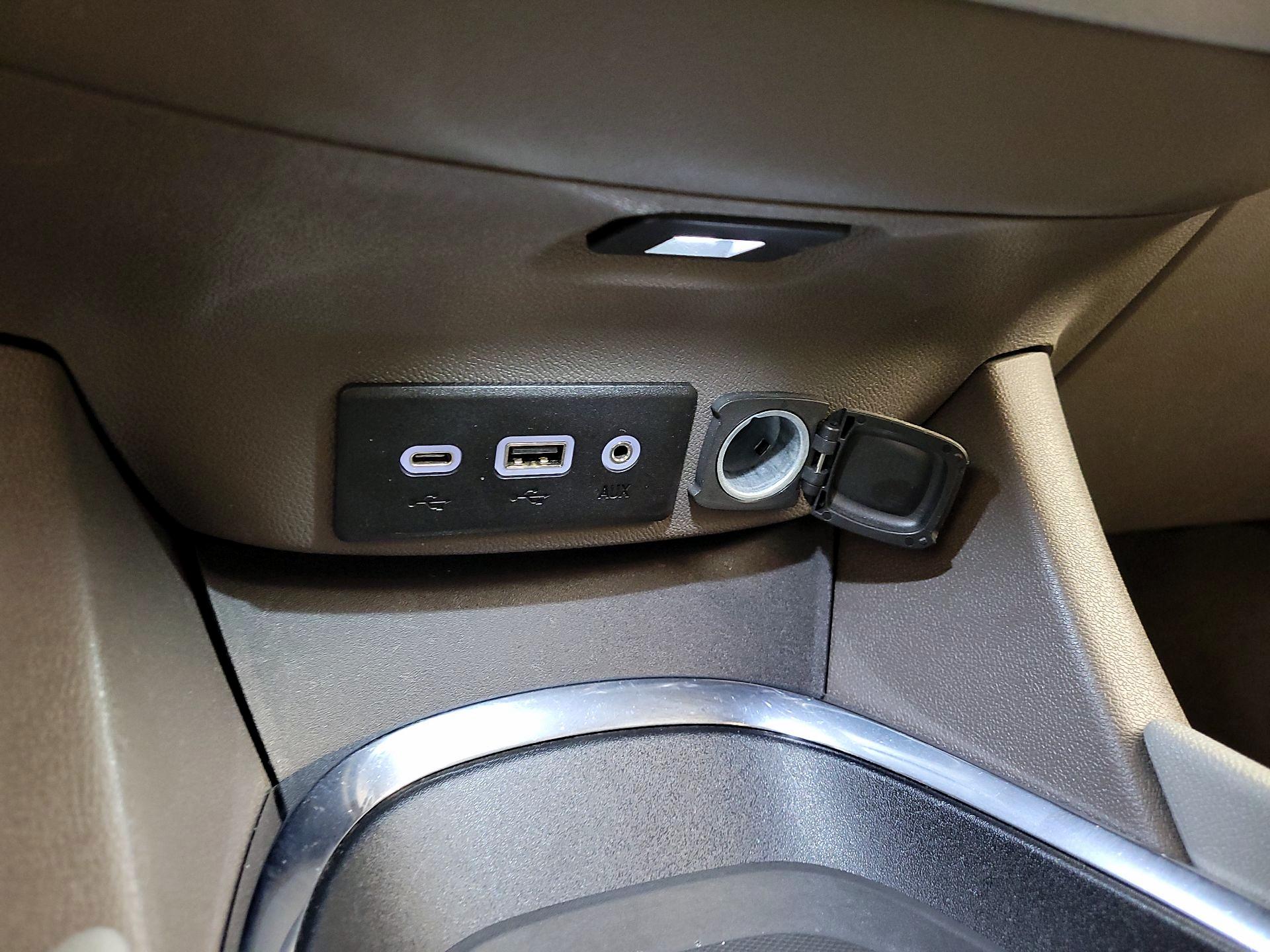 Thumbnail: 2023 Chevrolet Malibu - 18