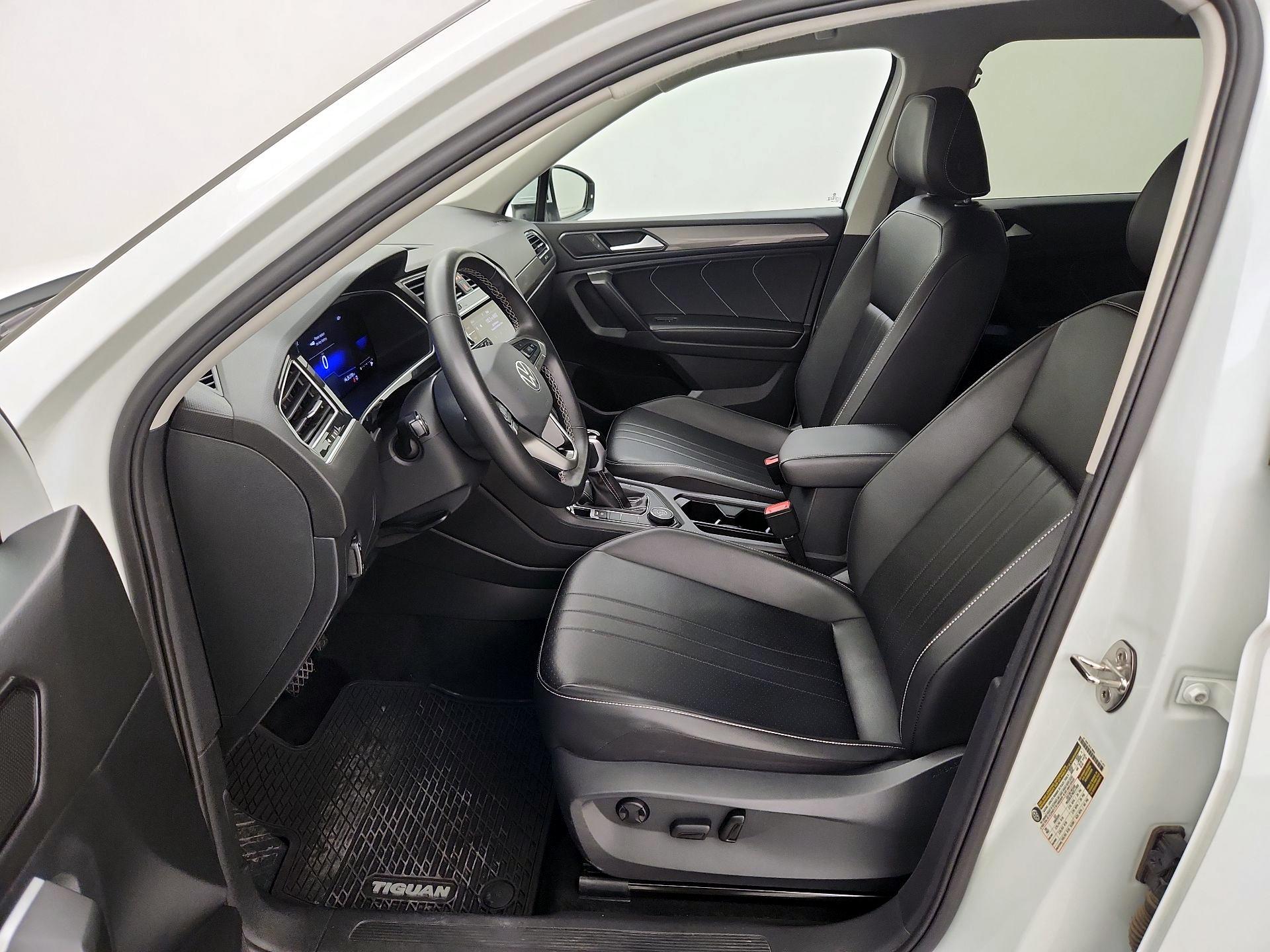 Thumbnail: 2024 Volkswagen Tiguan - 11