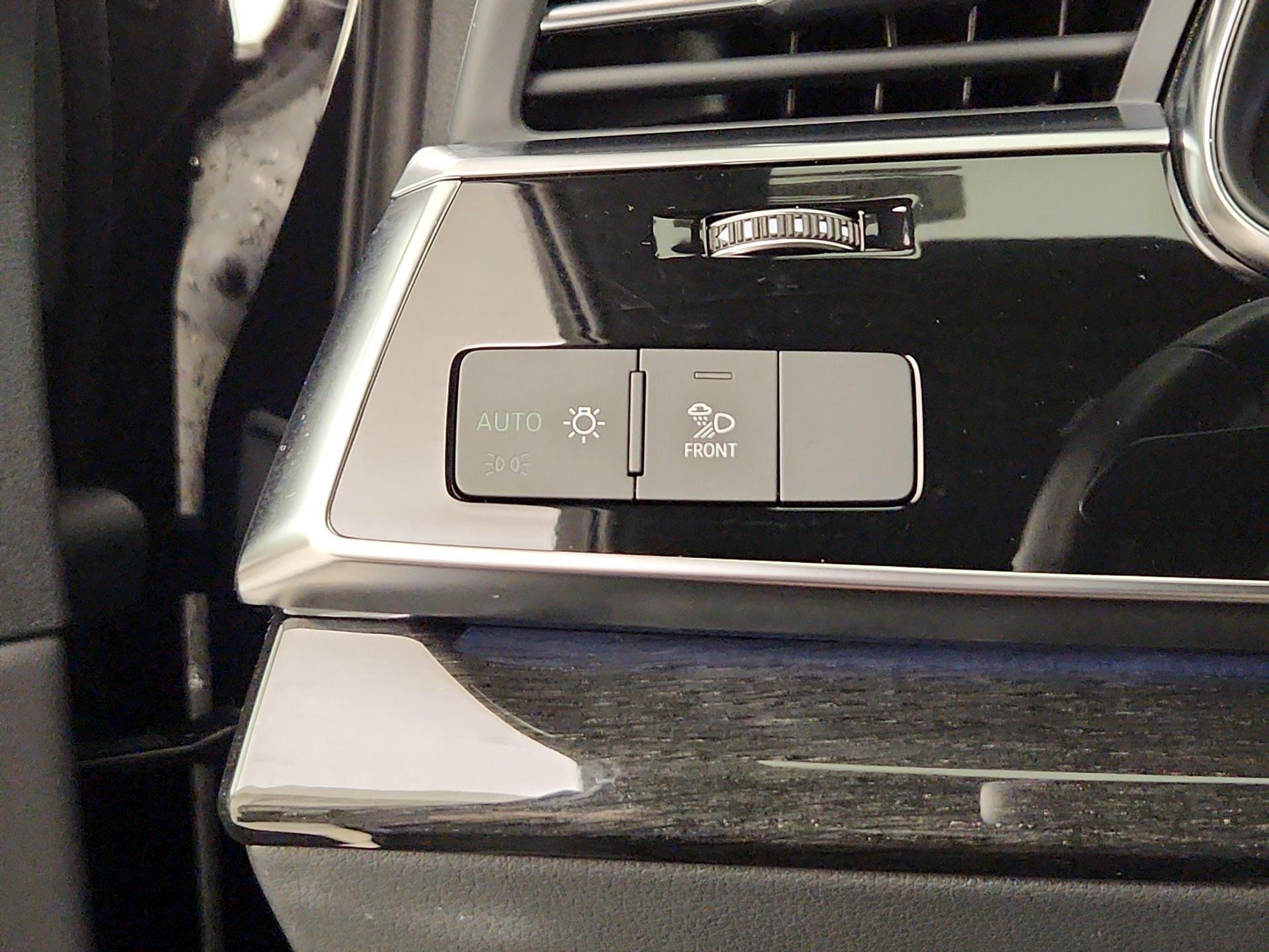 Thumbnail: 2021 Audi Q7 - 13