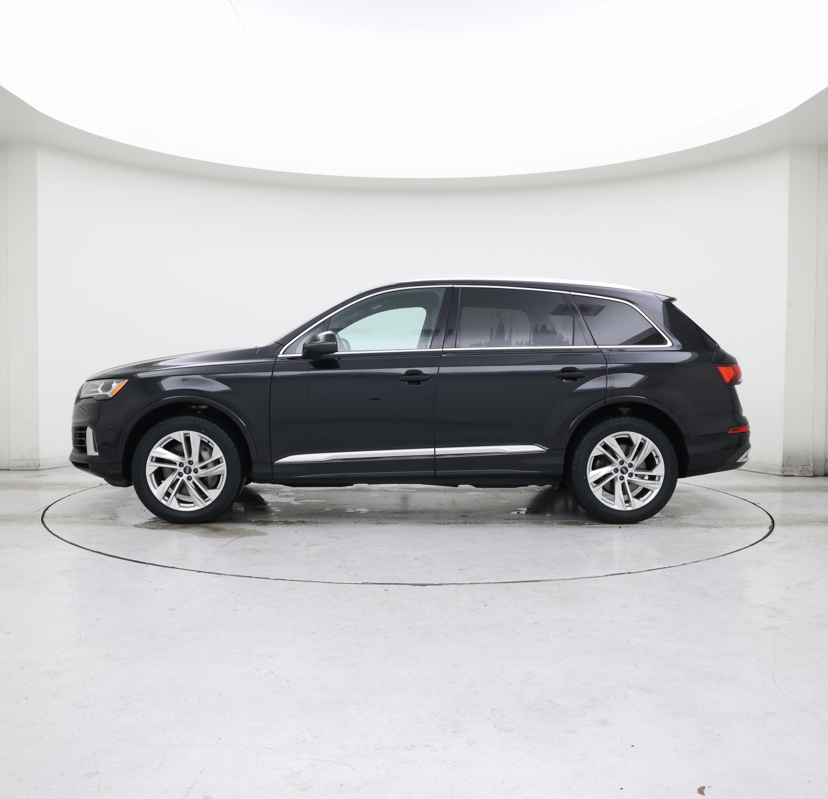 Thumbnail: 2021 Audi Q7 - 3