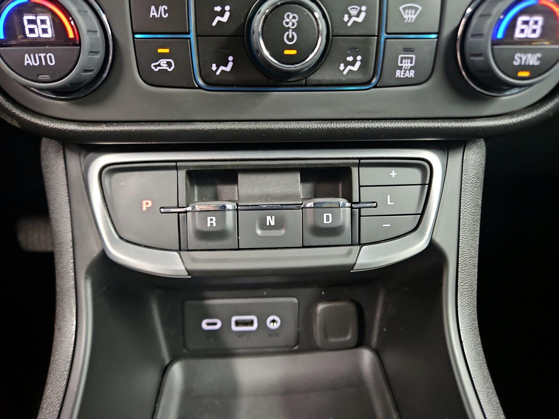 Thumbnail: 2023 GMC Terrain - 17