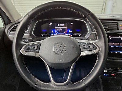 Steering Wheel & Instrument Cluster (On)