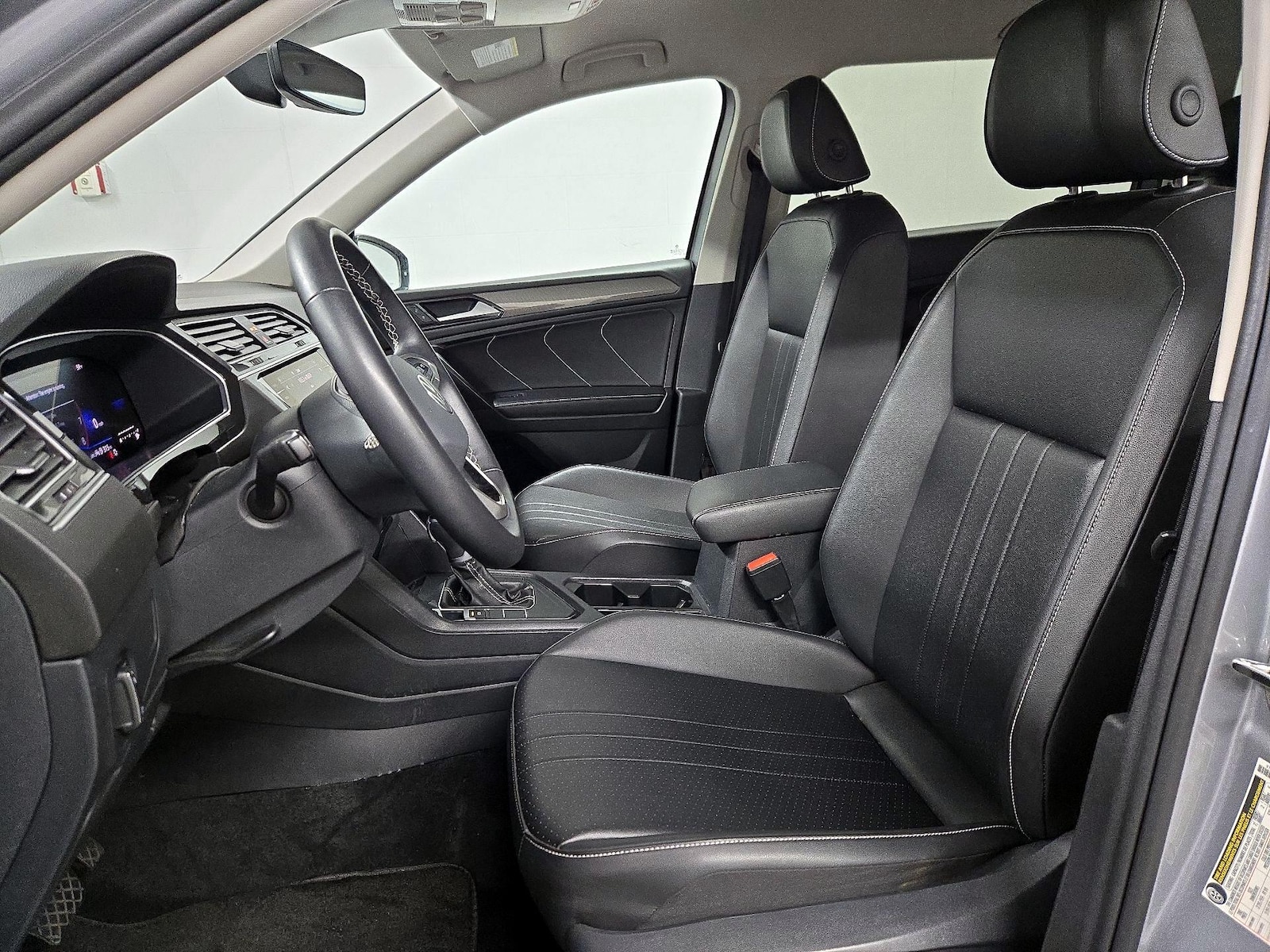 2024 Volkswagen Tiguan SE - Photo 12