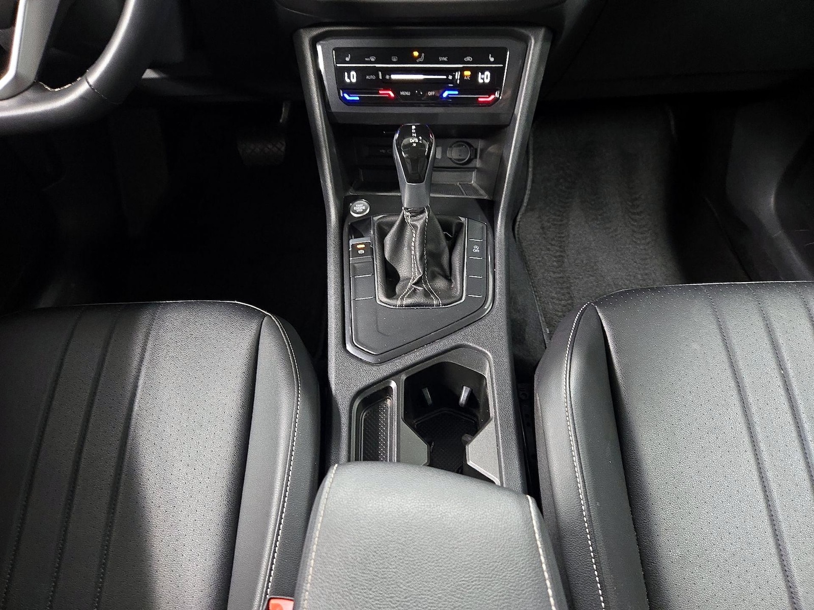 2024 Volkswagen Tiguan SE - Photo 18