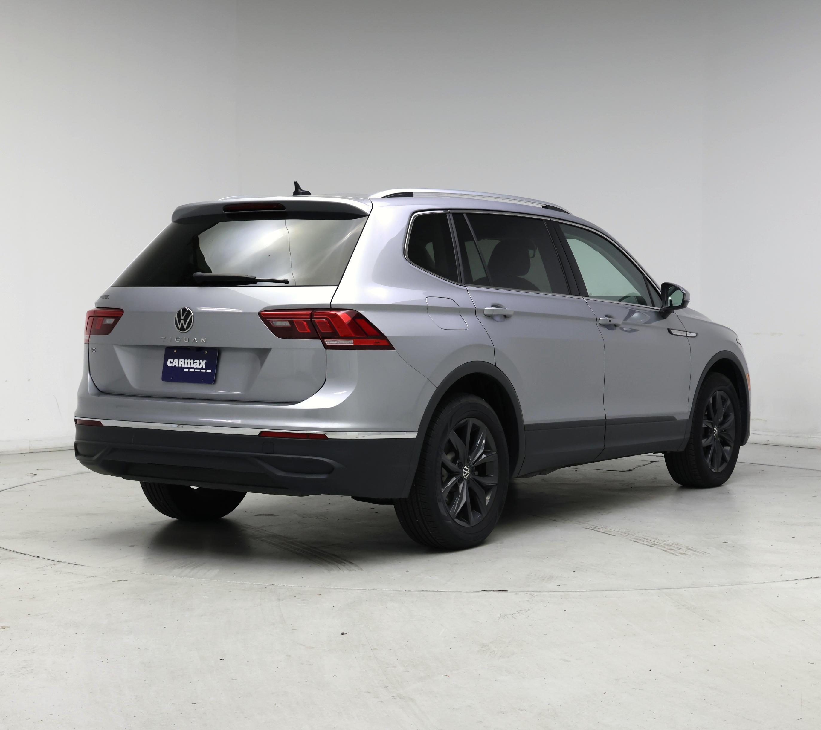 Thumbnail: 2024 Volkswagen Tiguan - 8