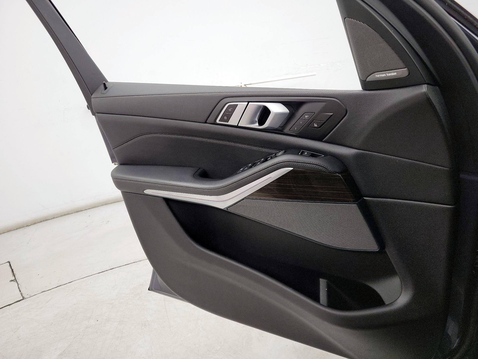 Thumbnail: 2021 BMW X5 - 12