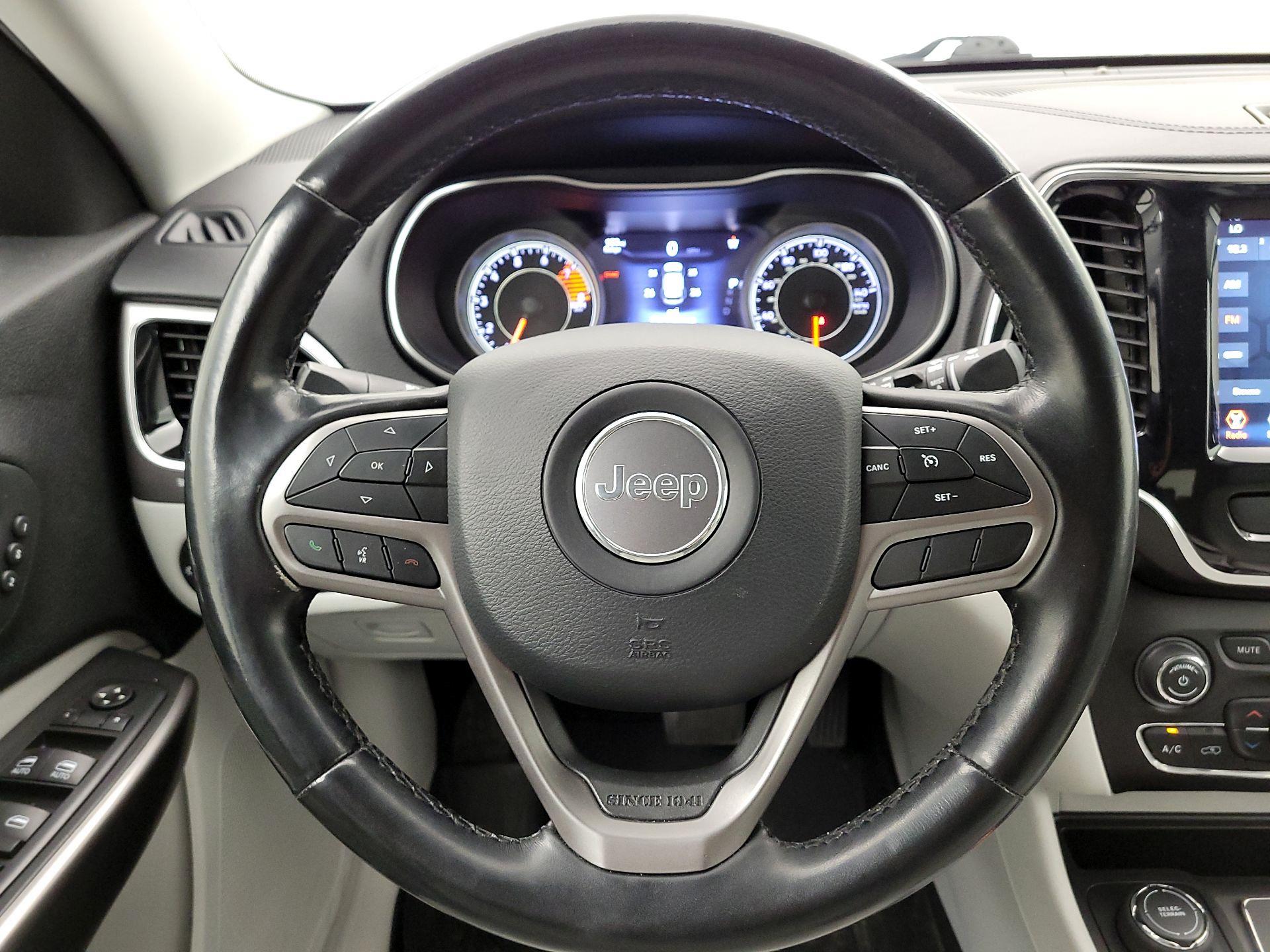 Thumbnail: 2020 Jeep Cherokee - 10