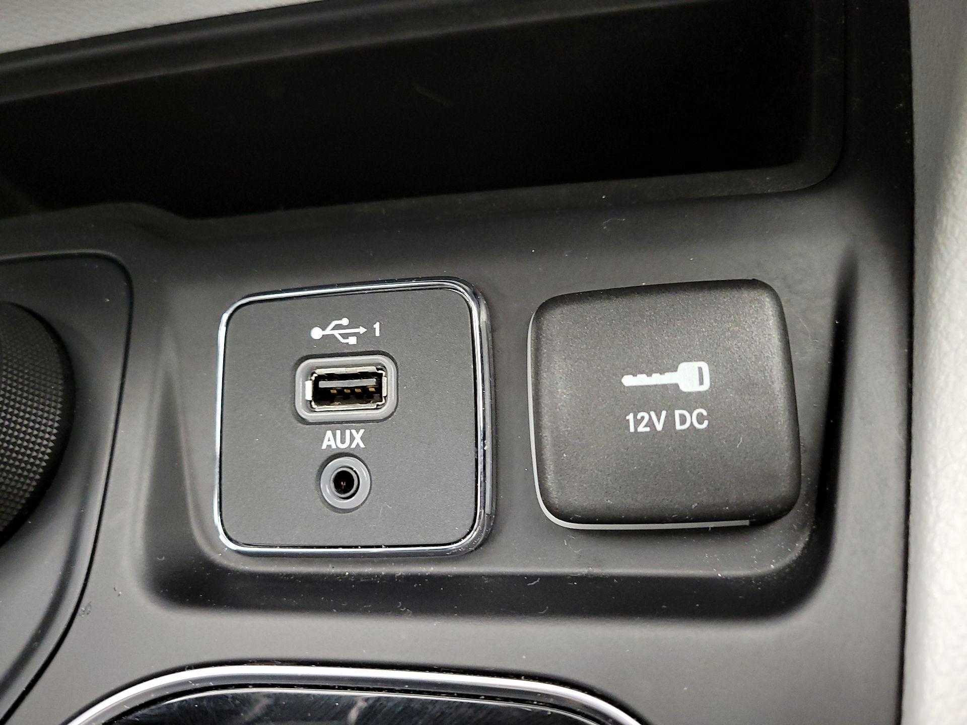 Thumbnail: 2020 Jeep Cherokee - 18