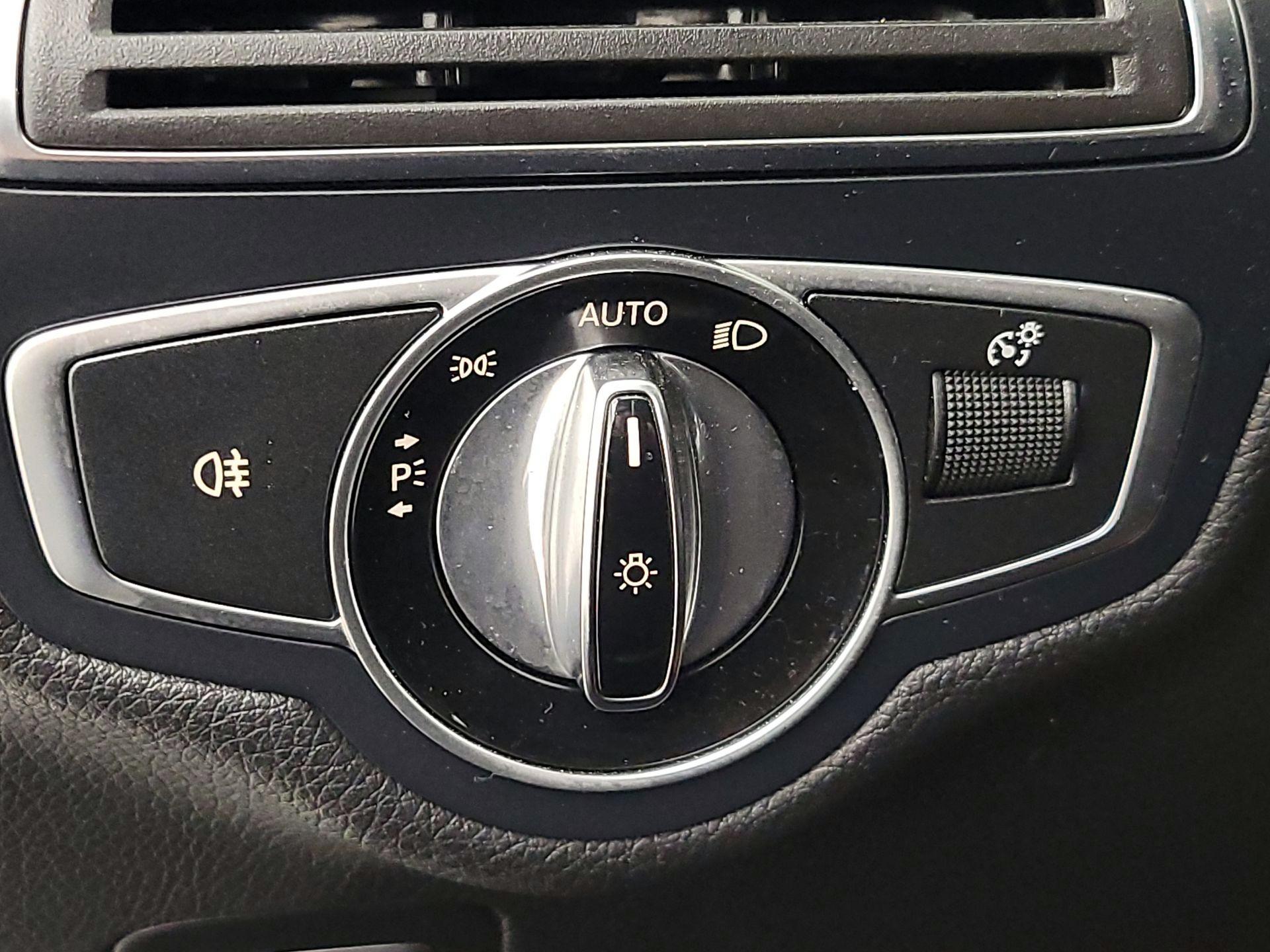 Thumbnail: 2016 Mercedes-Benz C-Class - 13