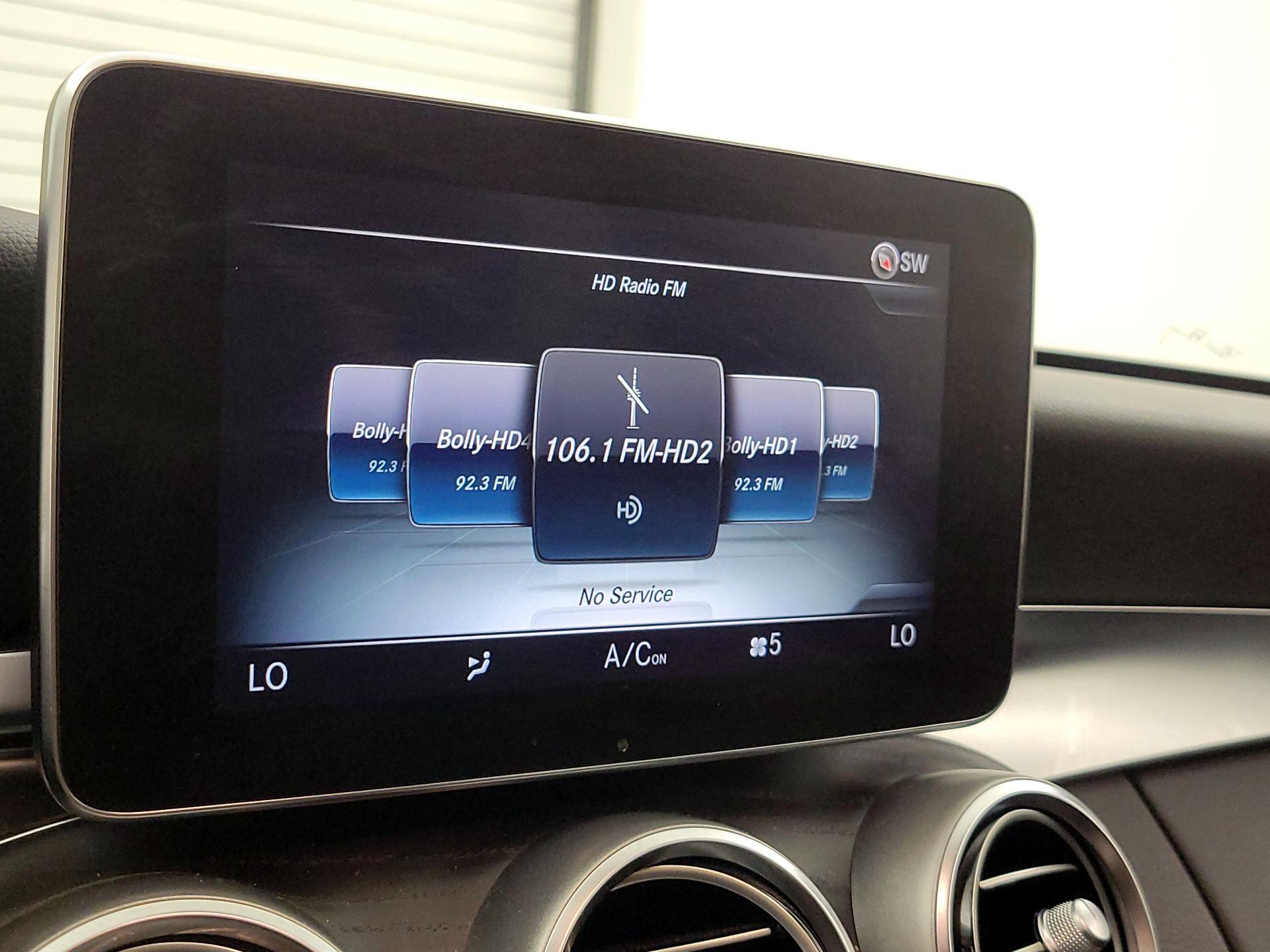 Thumbnail: 2016 Mercedes-Benz C-Class - 16