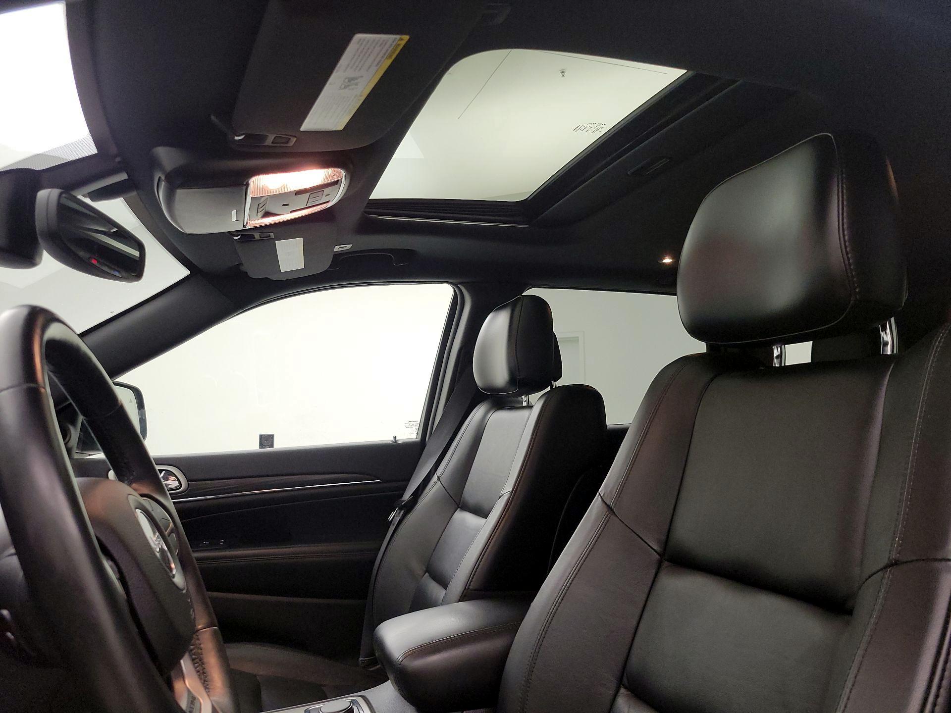 Thumbnail: 2019 Jeep Grand Cherokee - 20