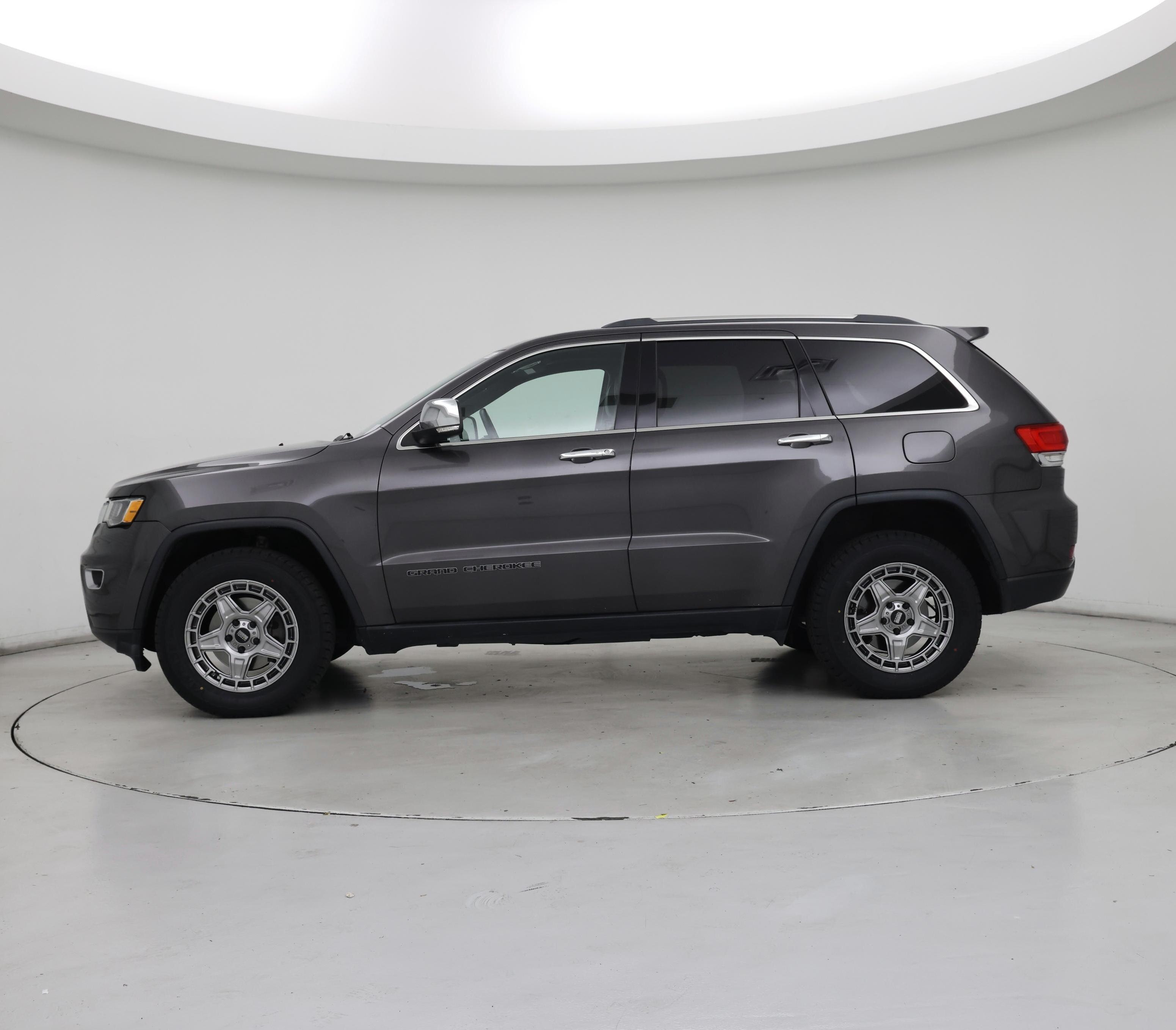 Thumbnail: 2019 Jeep Grand Cherokee - 3