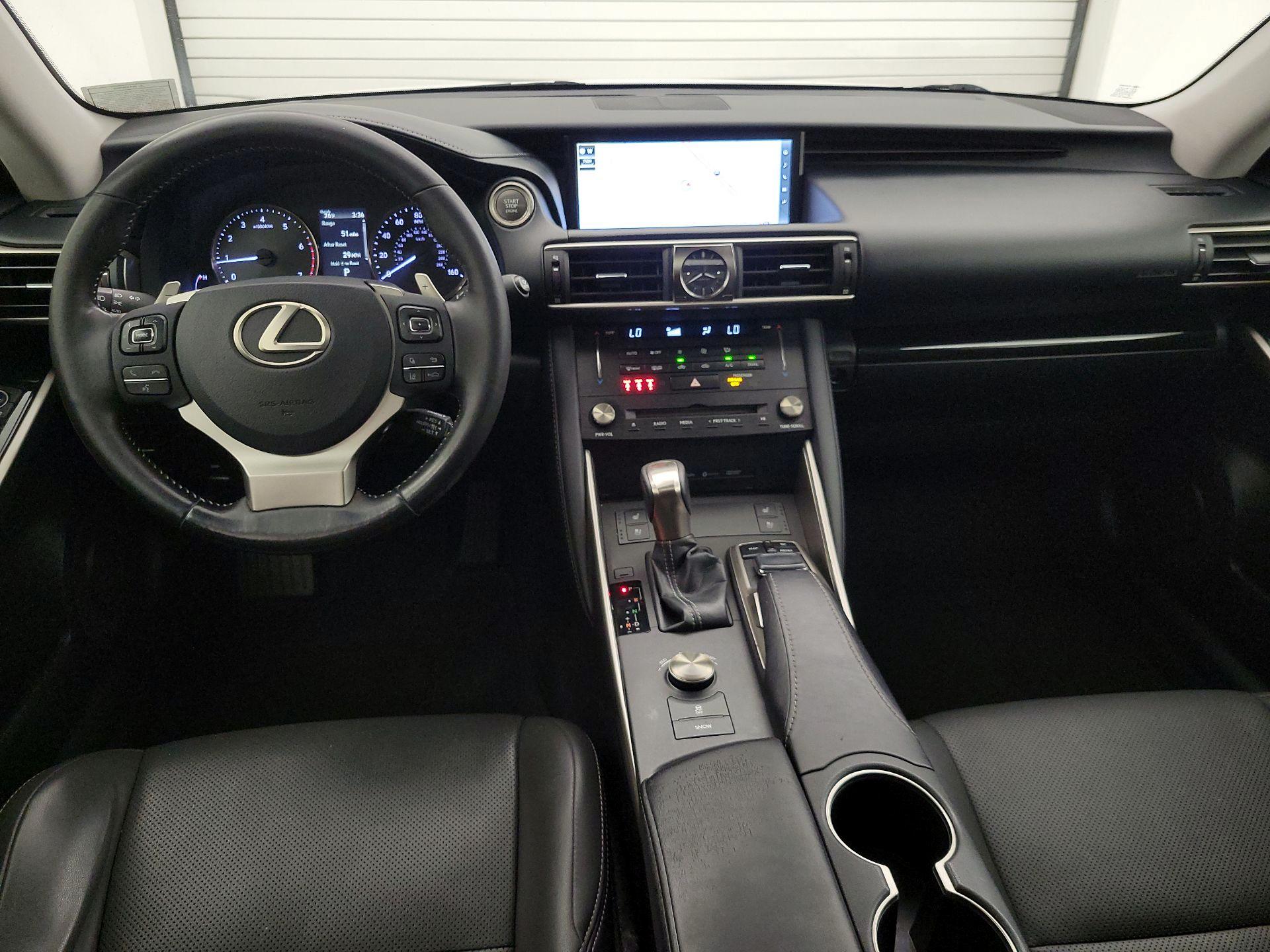 Thumbnail: 2018 Lexus IS - 9