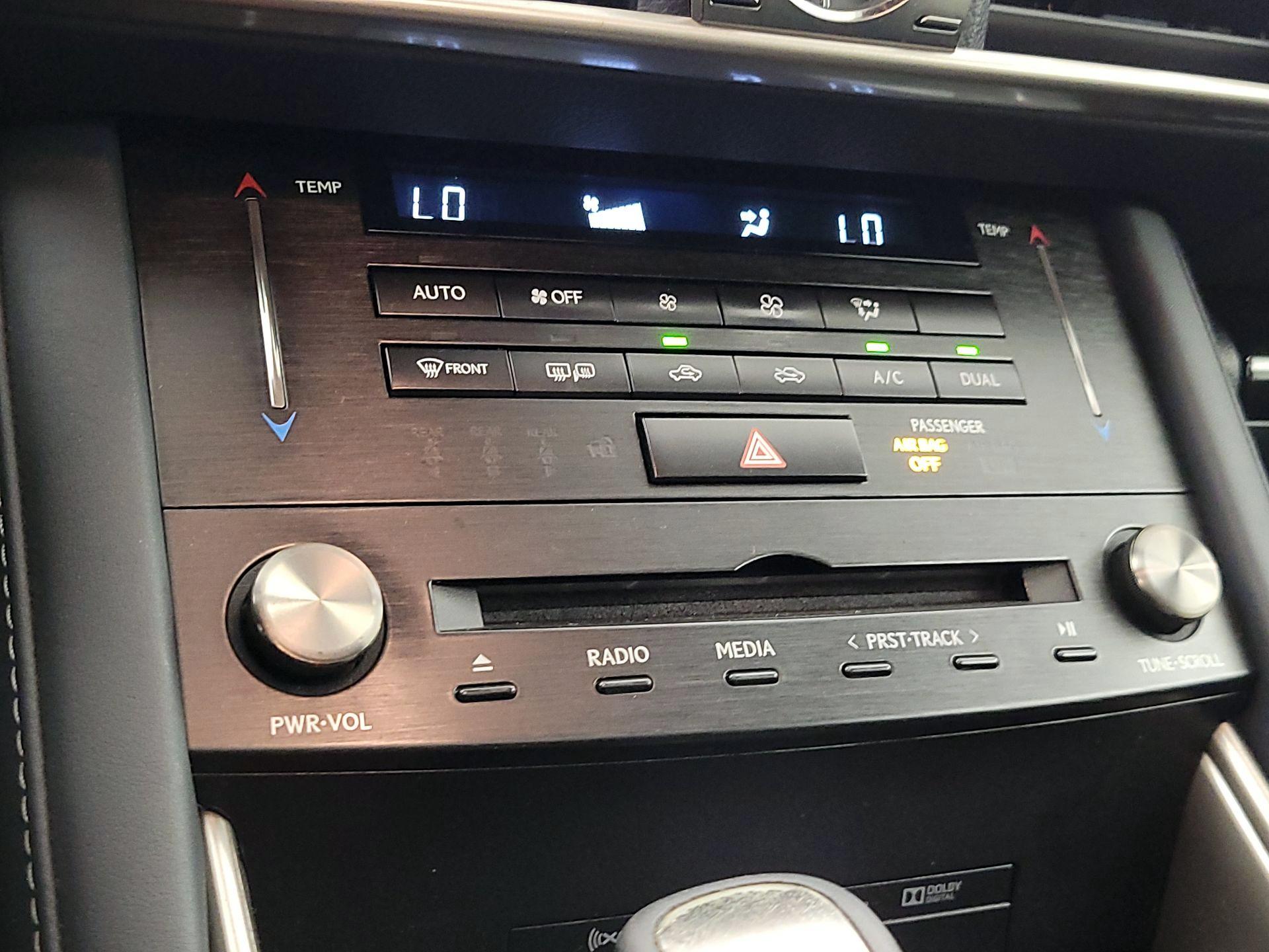 Thumbnail: 2018 Lexus IS - 17