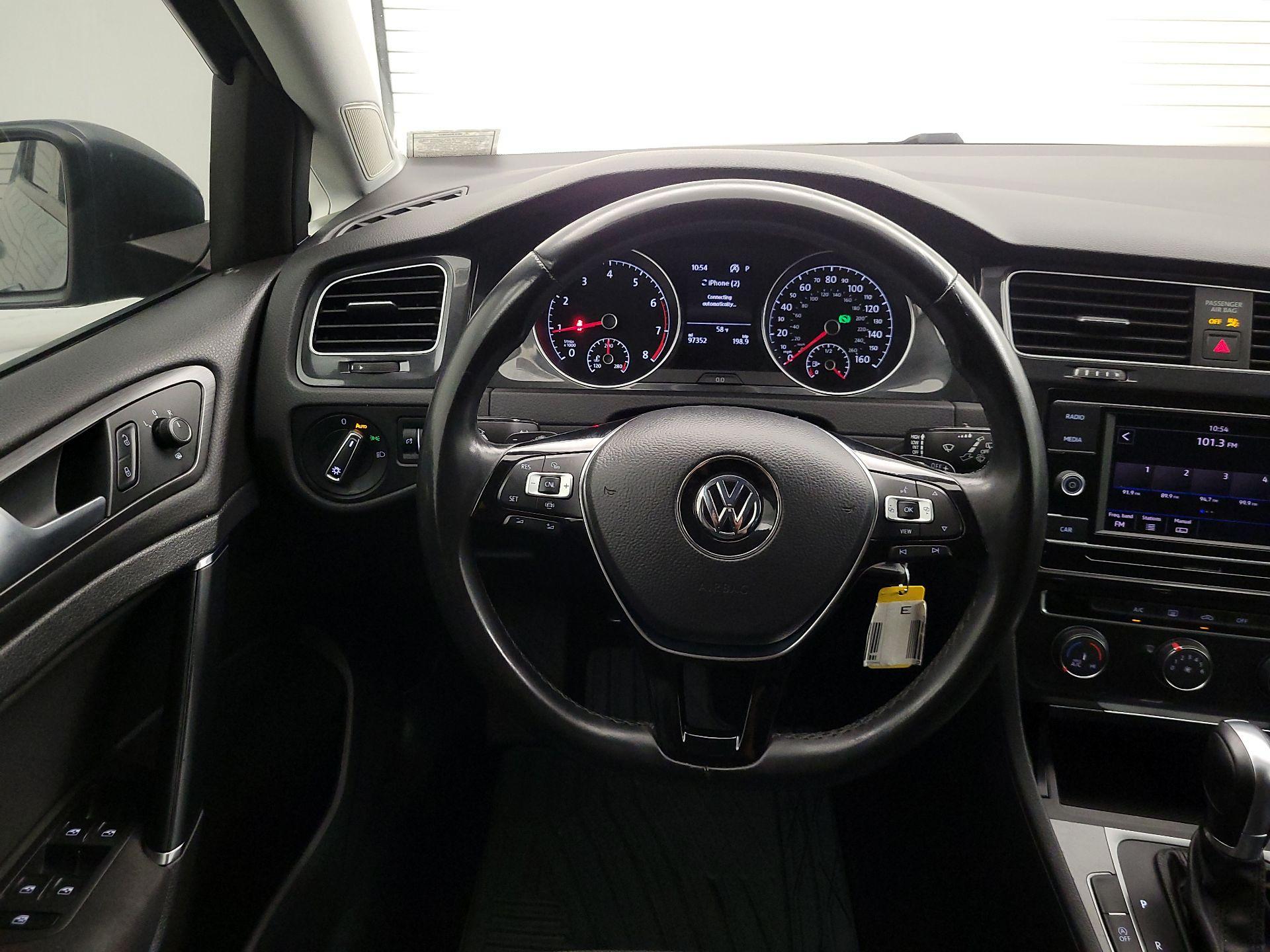 Thumbnail: 2019 Volkswagen Golf - 10