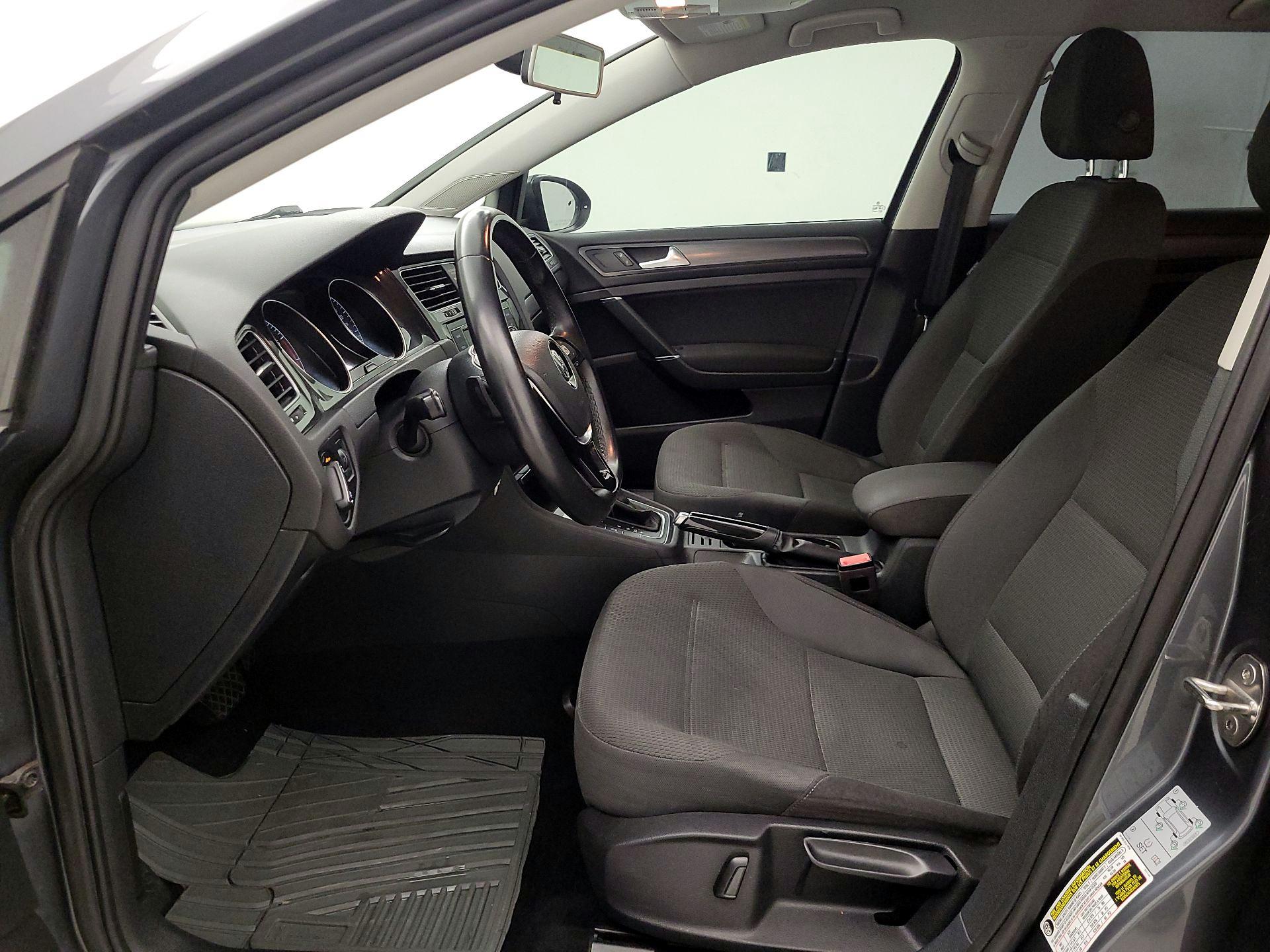 Thumbnail: 2019 Volkswagen Golf - 11