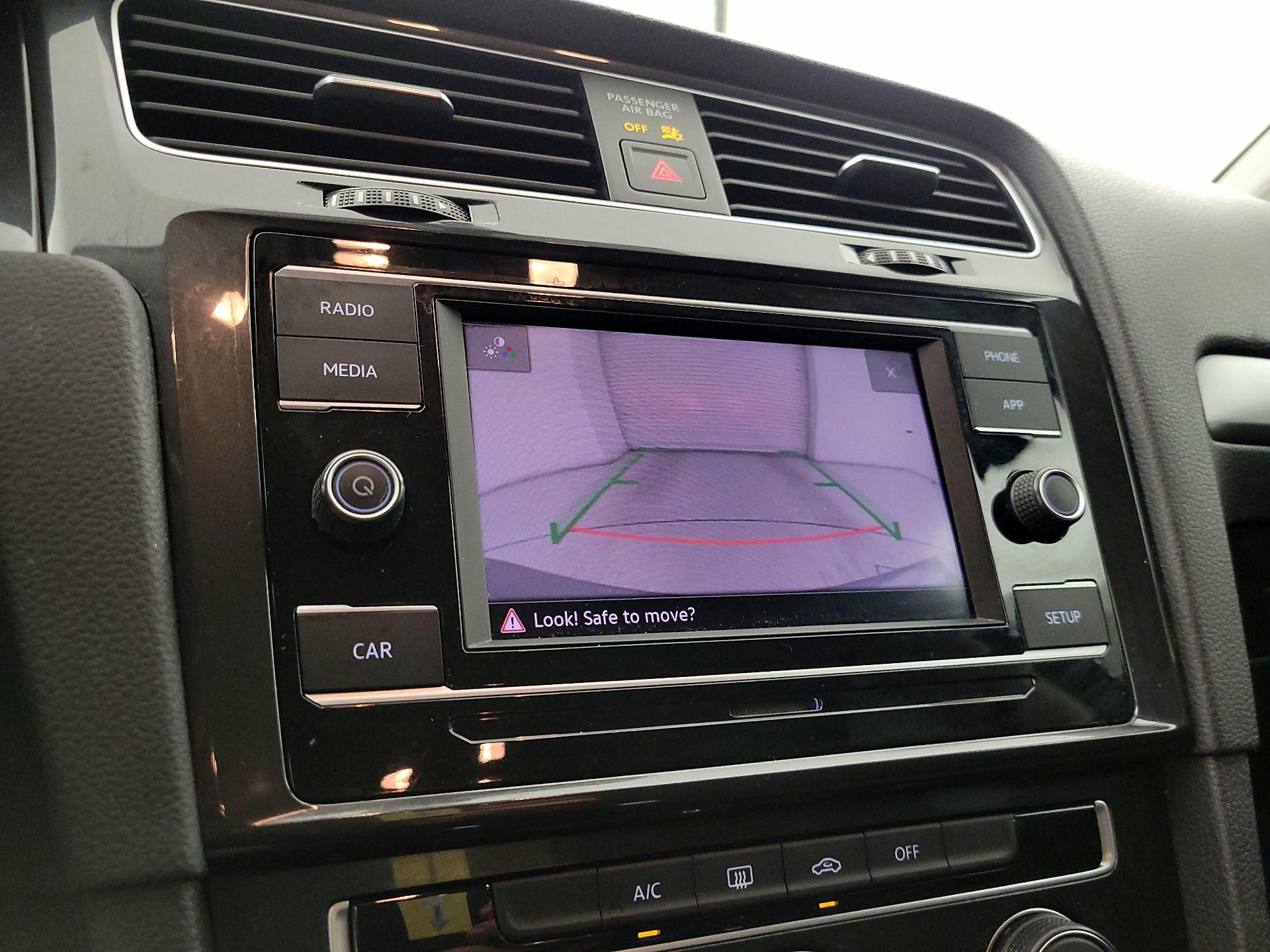 Thumbnail: 2019 Volkswagen Golf - 14