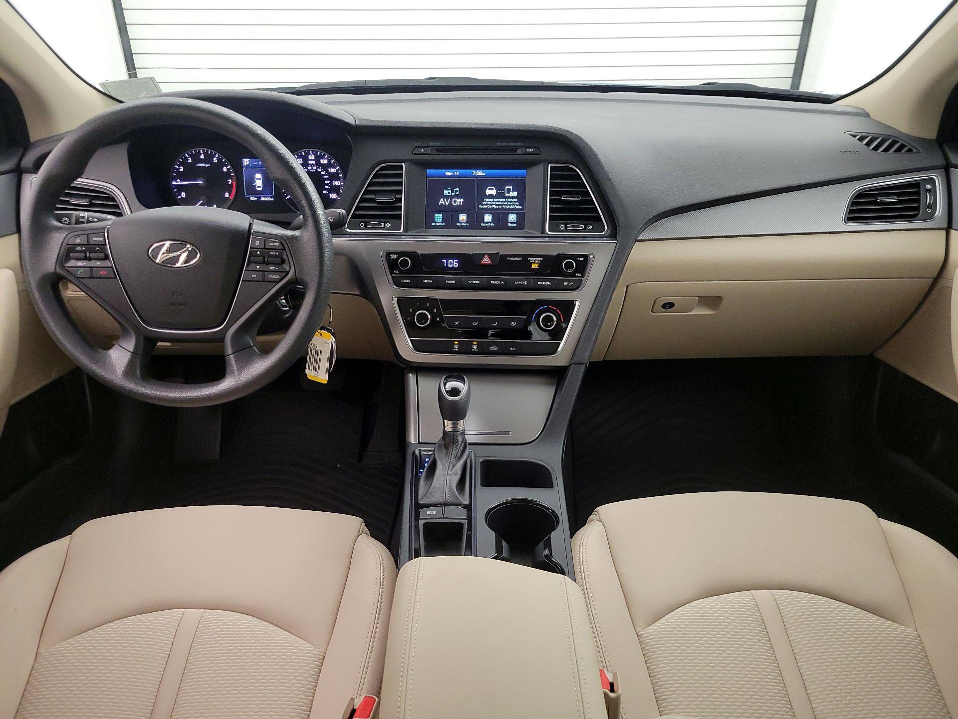 Thumbnail: 2017 Hyundai Sonata - 9