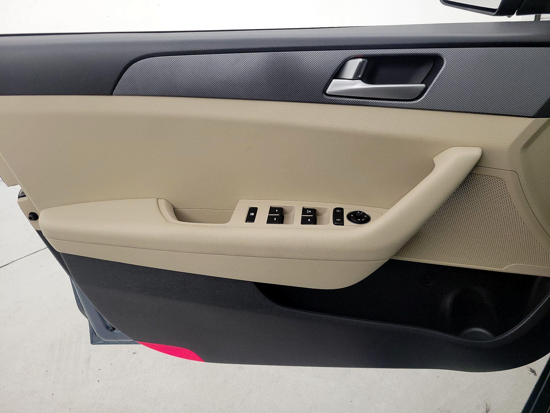 Thumbnail: 2017 Hyundai Sonata - 12