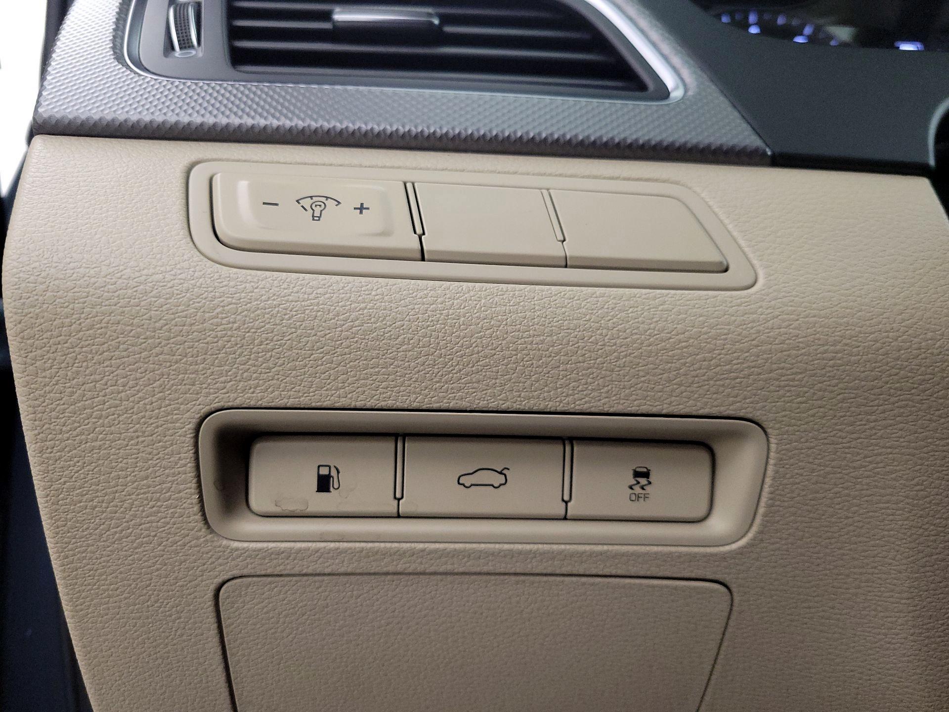 Thumbnail: 2017 Hyundai Sonata - 13