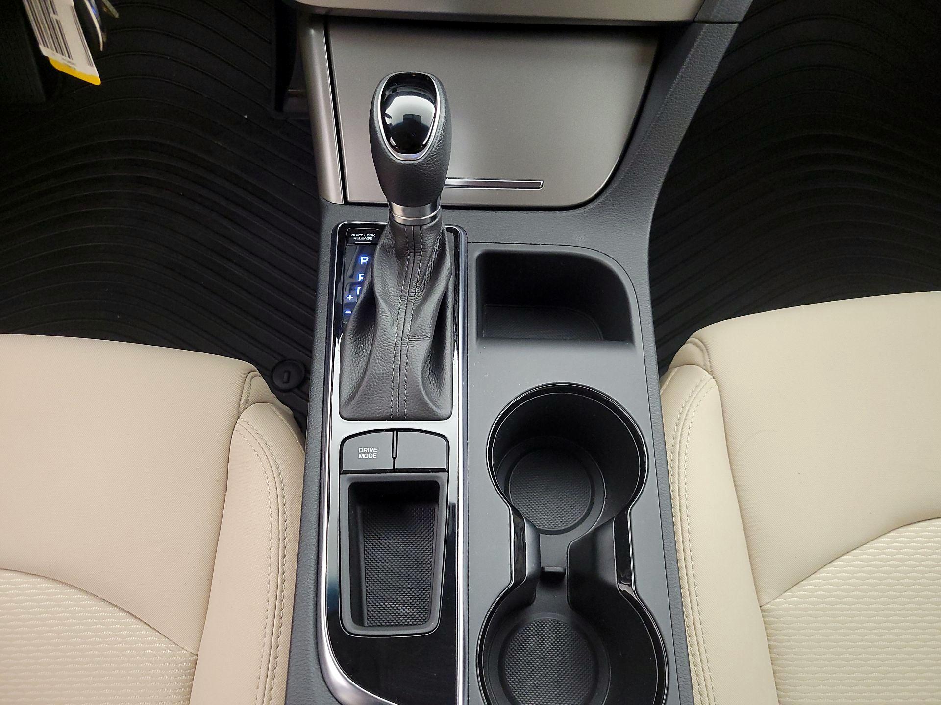 Thumbnail: 2017 Hyundai Sonata - 17