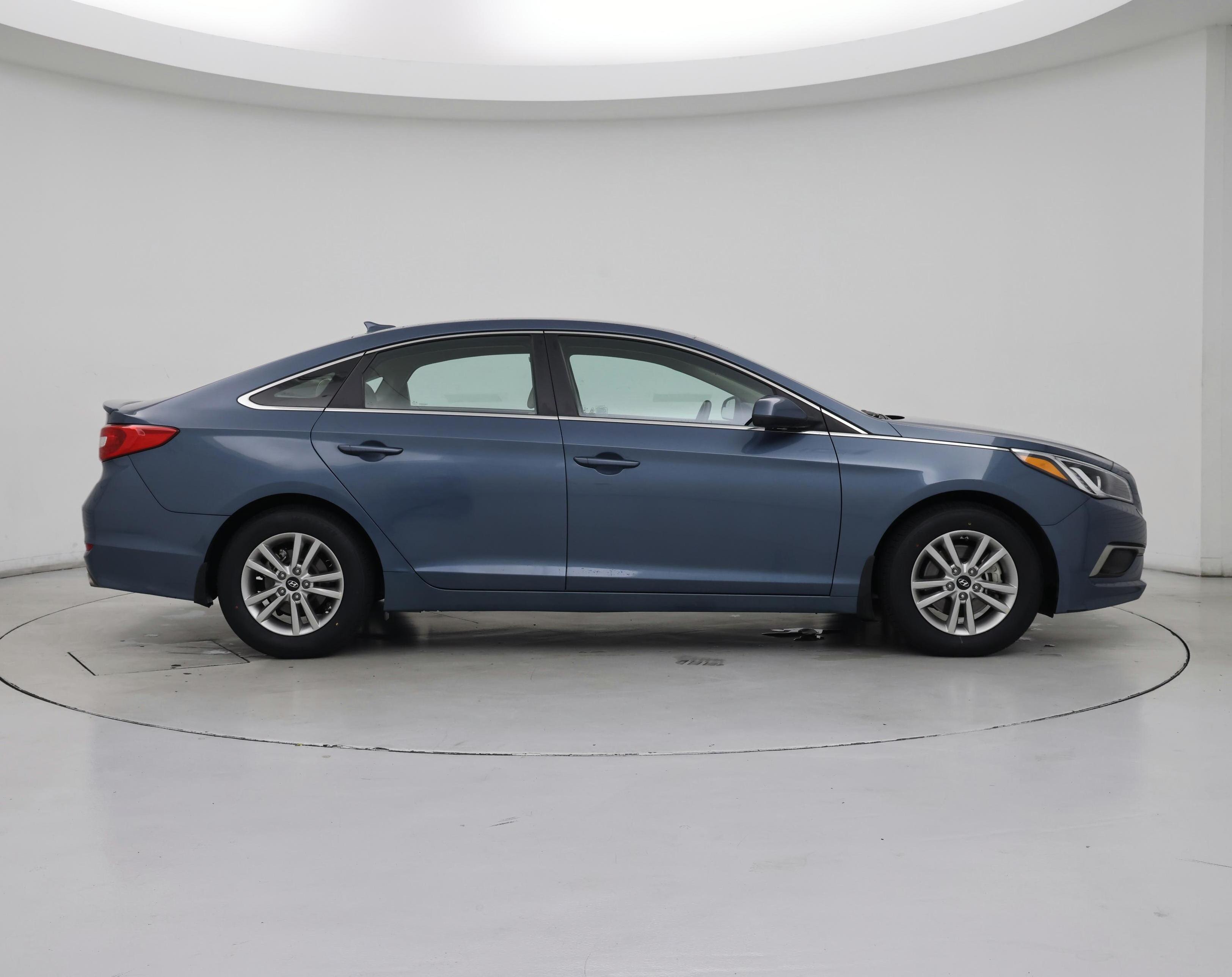 Thumbnail: 2017 Hyundai Sonata - 7